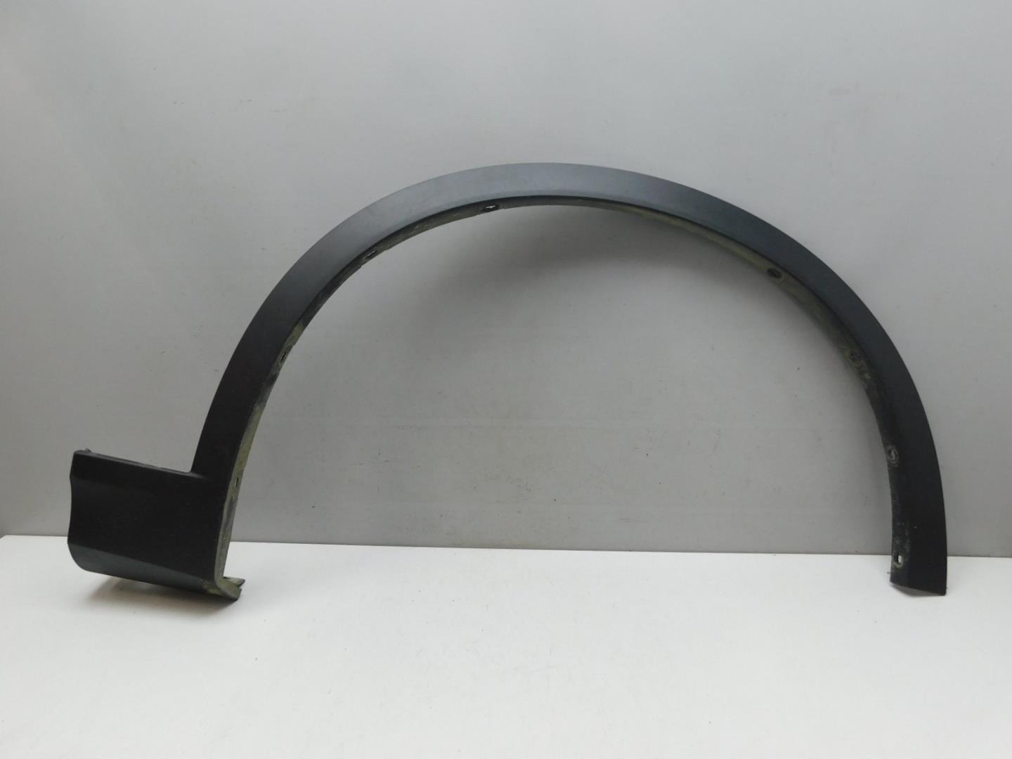 Накладка переднего крыла правого