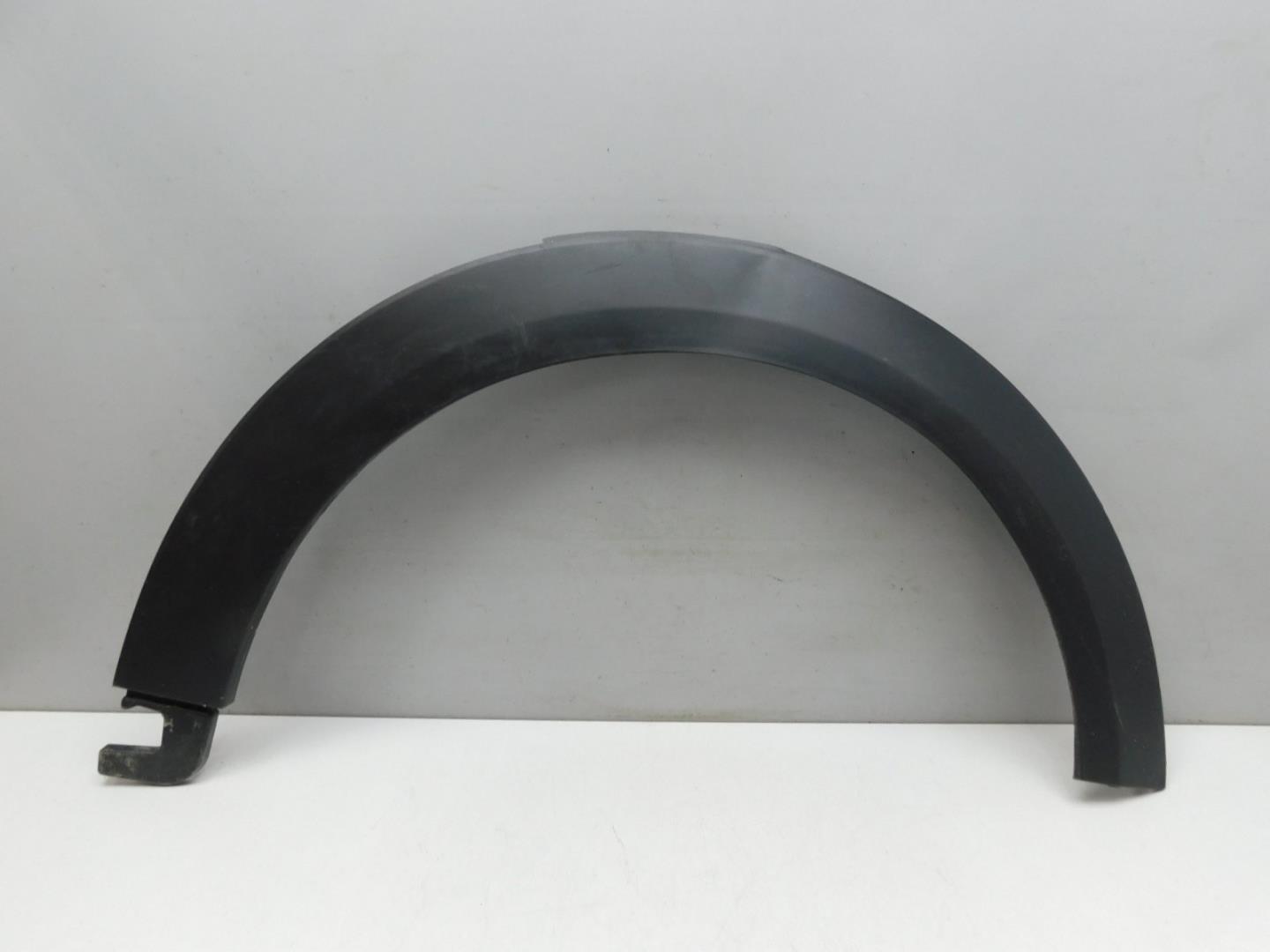 Накладка переднего крыла правого