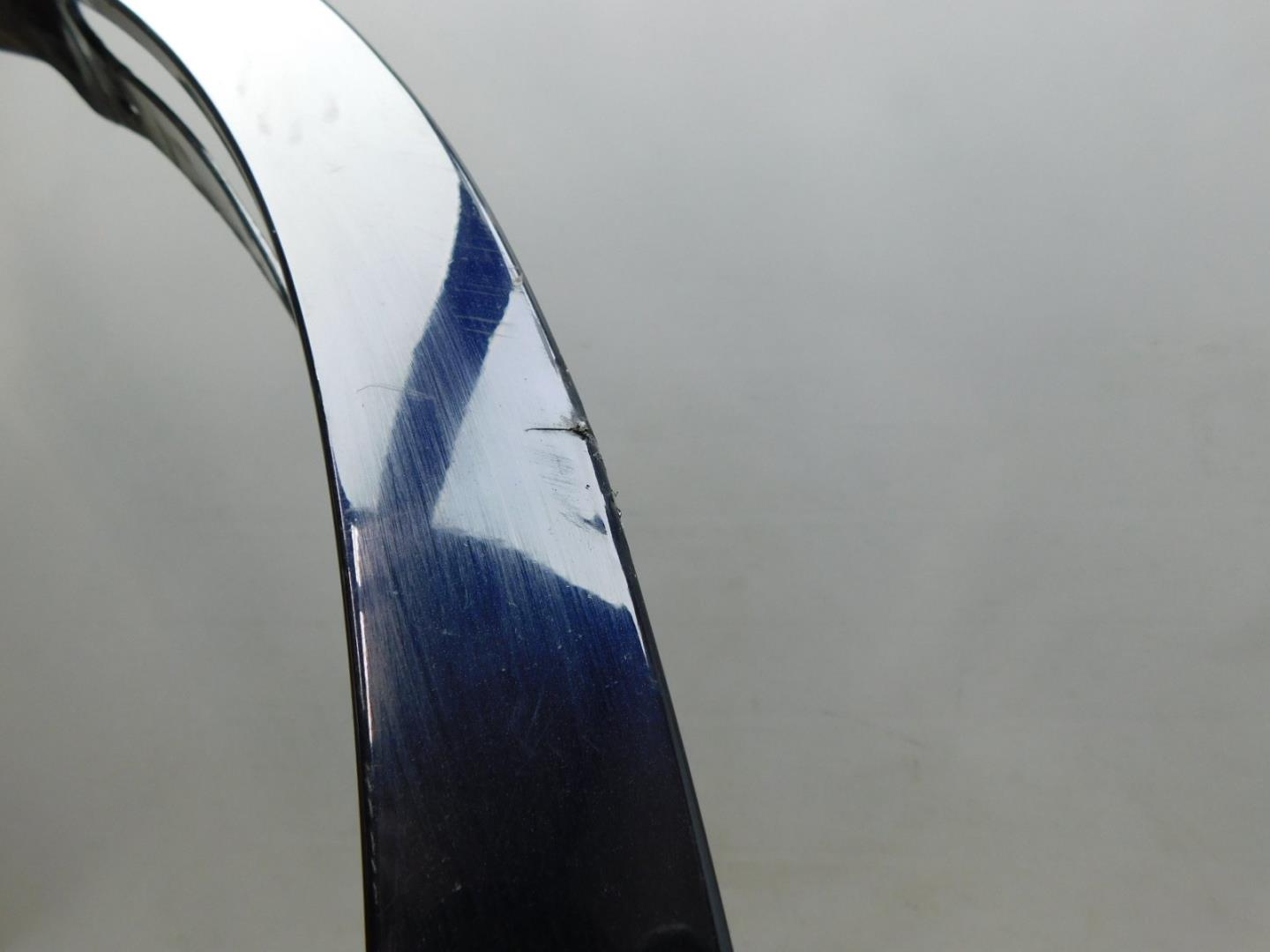 Накладка переднего крыла правого