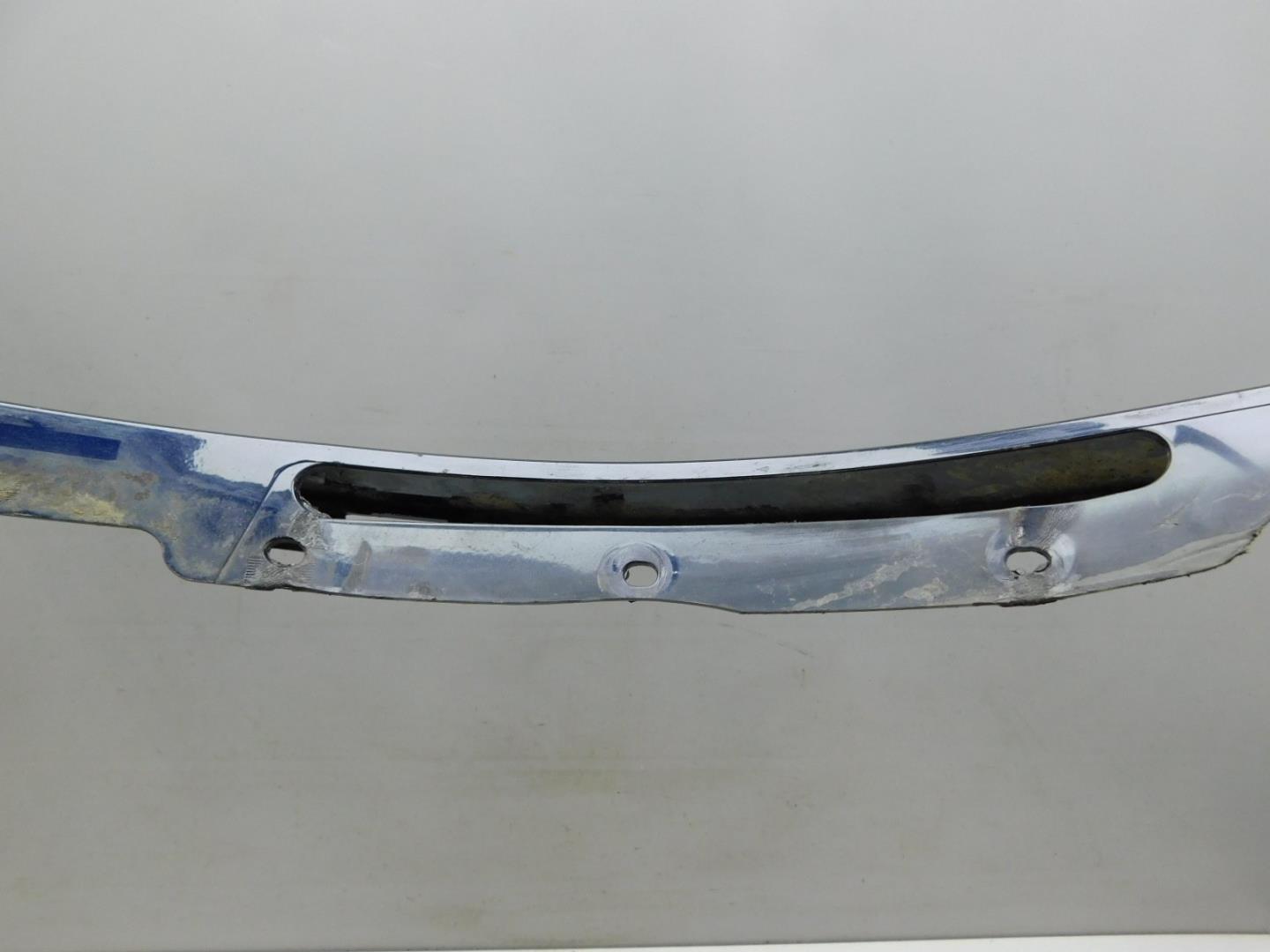 Накладка переднего крыла правого