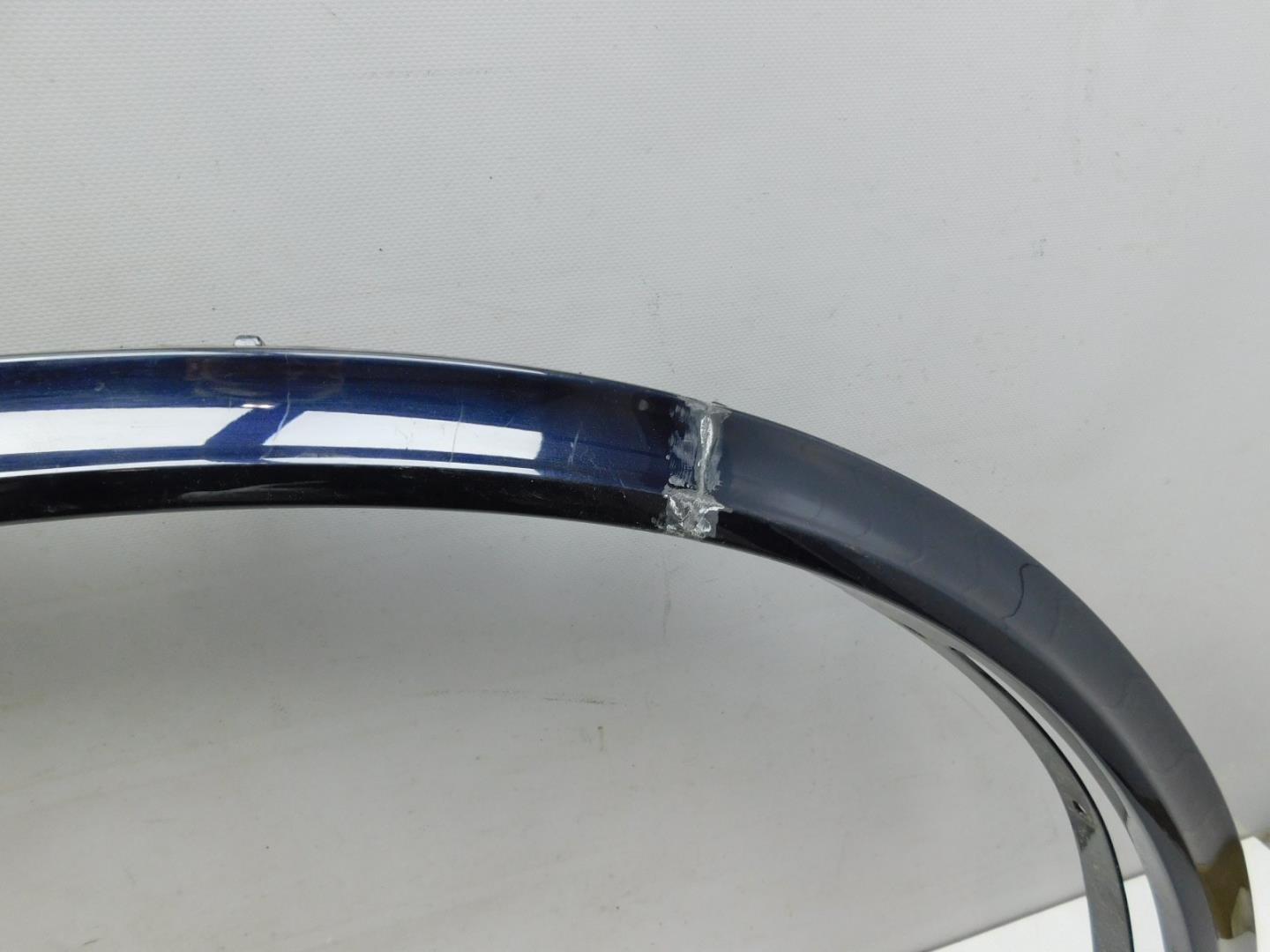 Накладка переднего крыла правого