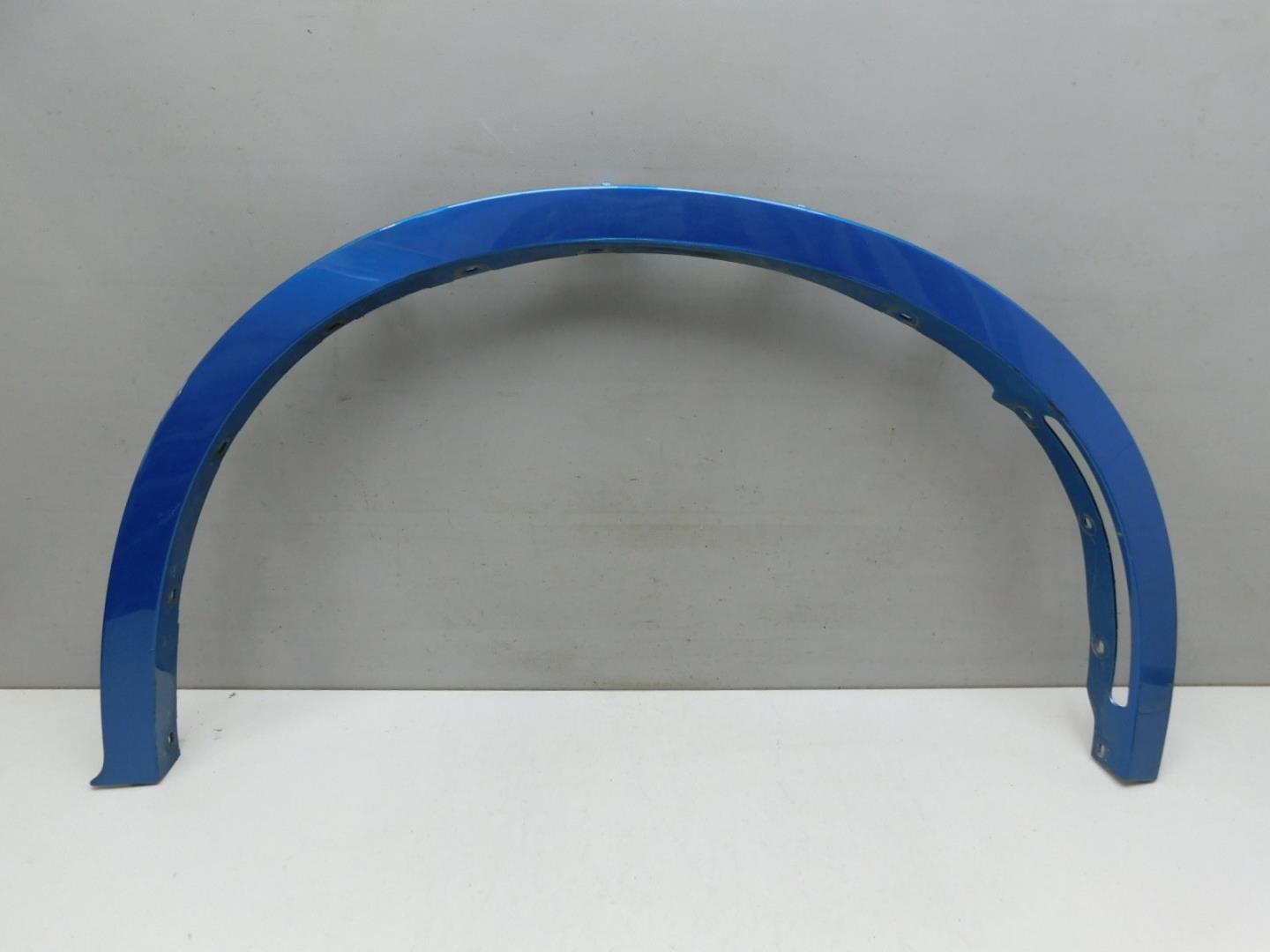 Накладка переднего крыла правого