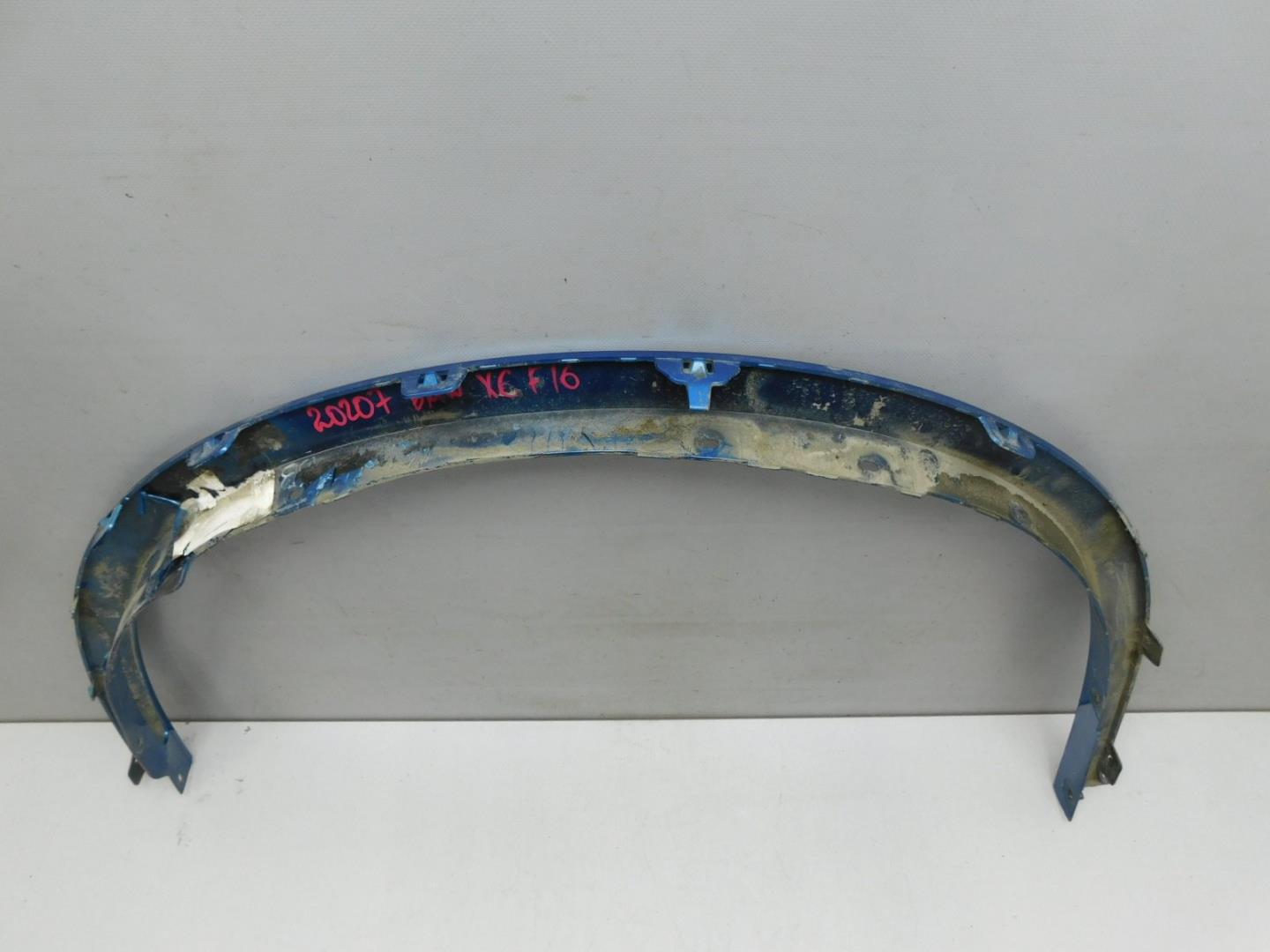 Накладка переднего крыла правого