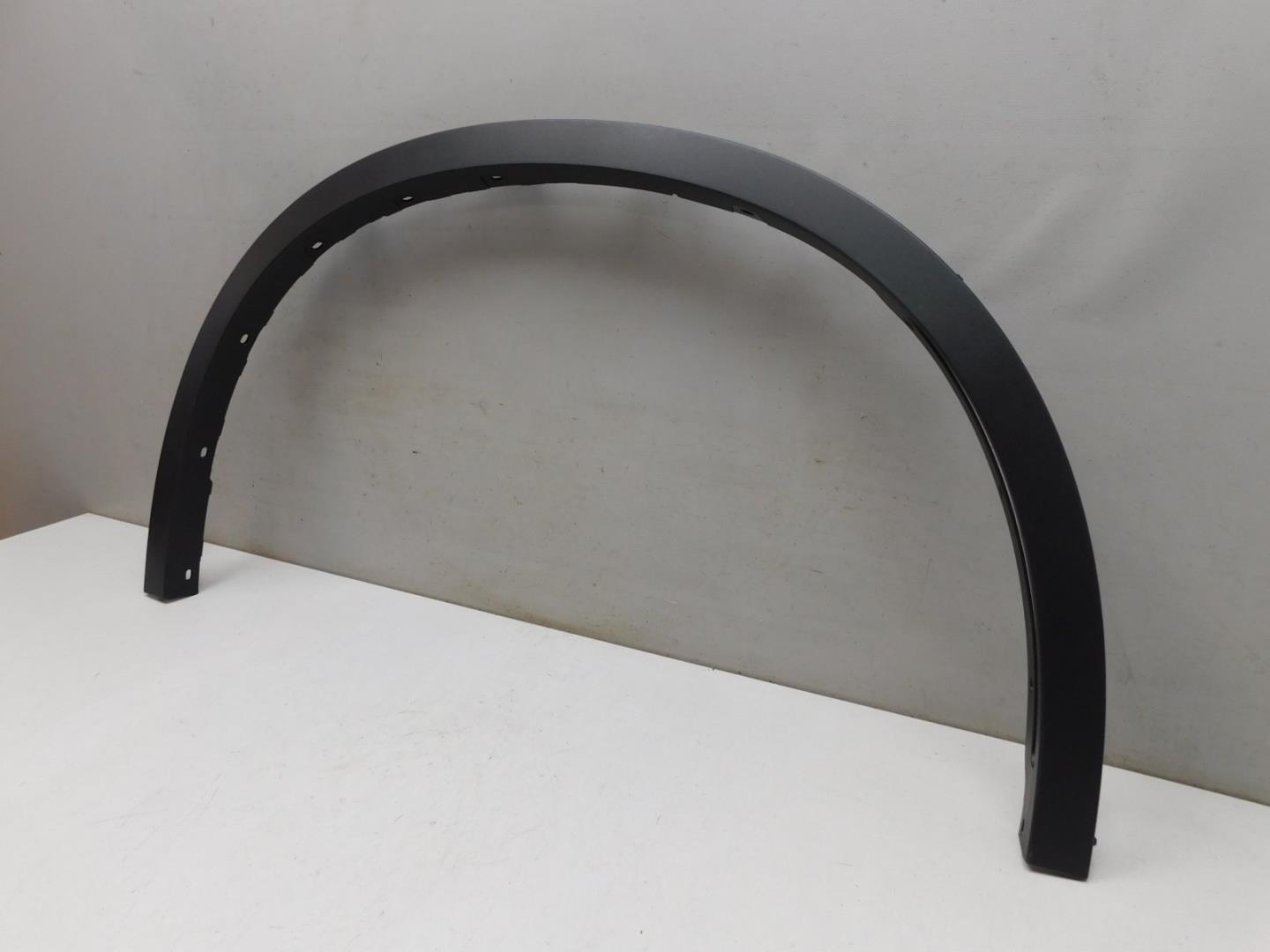 Накладка переднего крыла правого