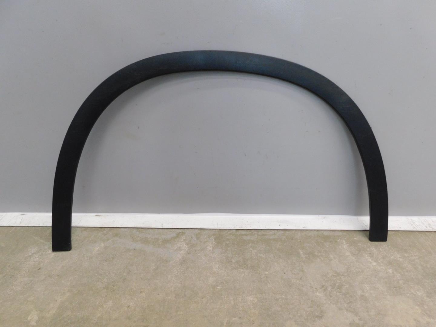 Накладка переднего крыла правого