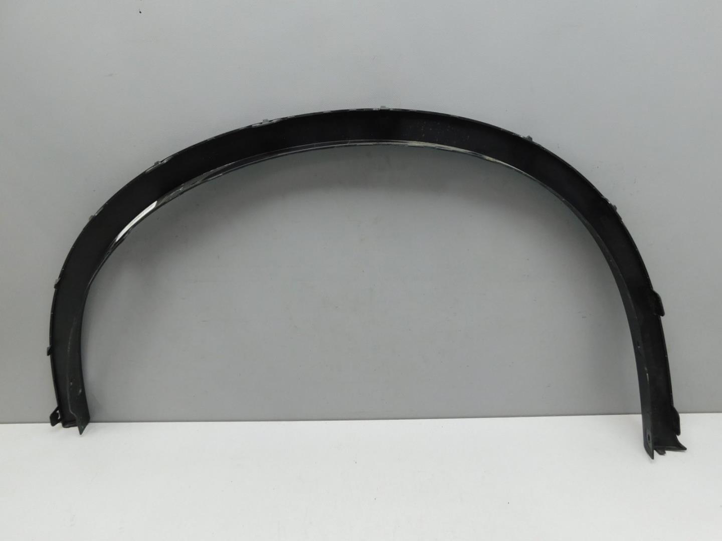 Накладка переднего крыла правого