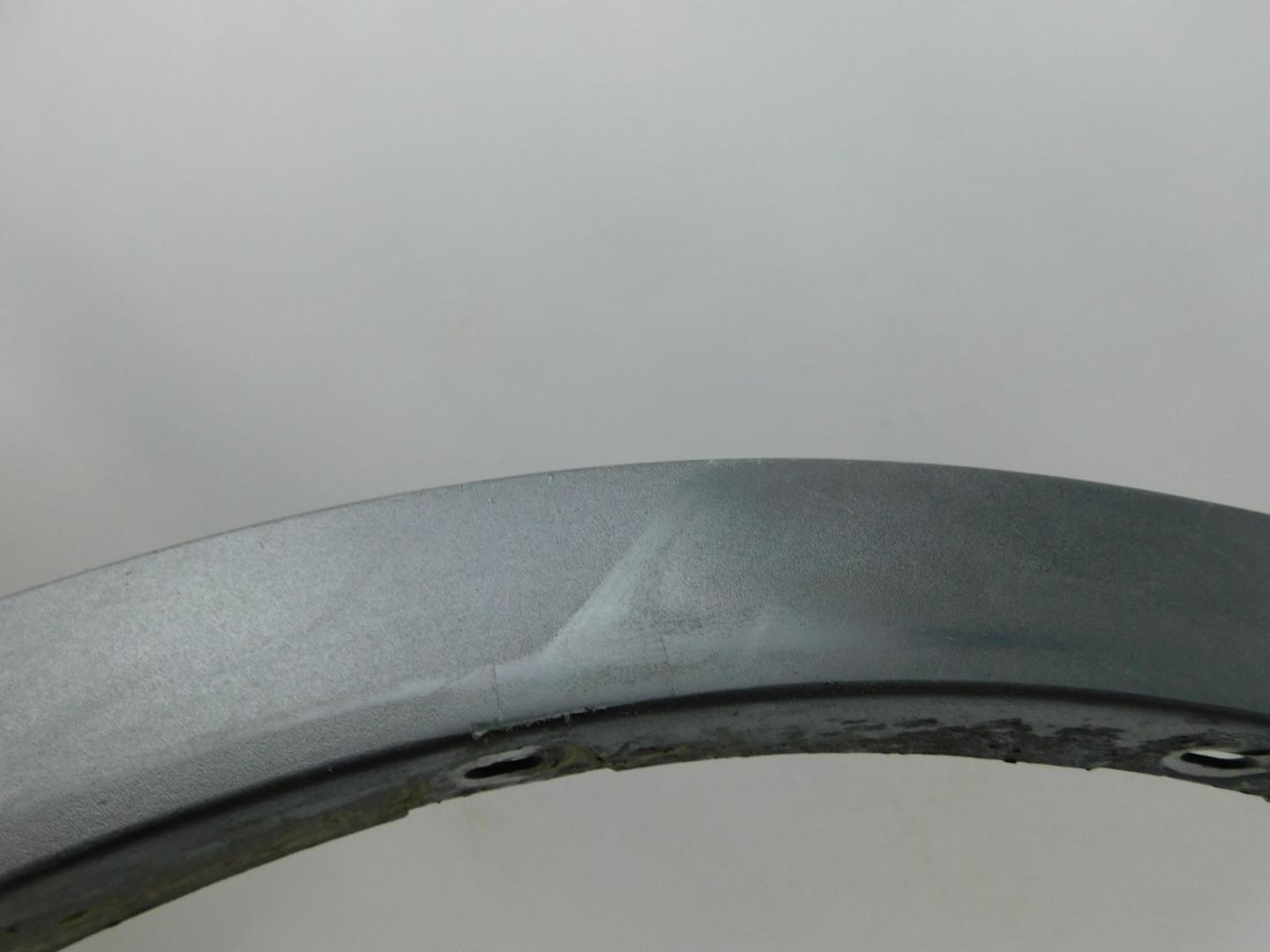 Накладка переднего крыла правого