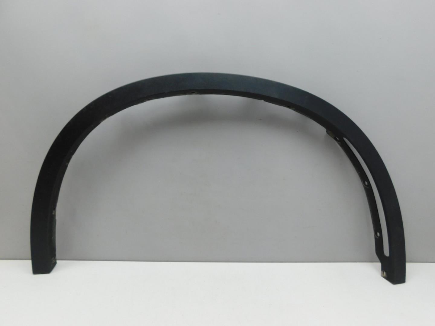 Накладка переднего крыла правого