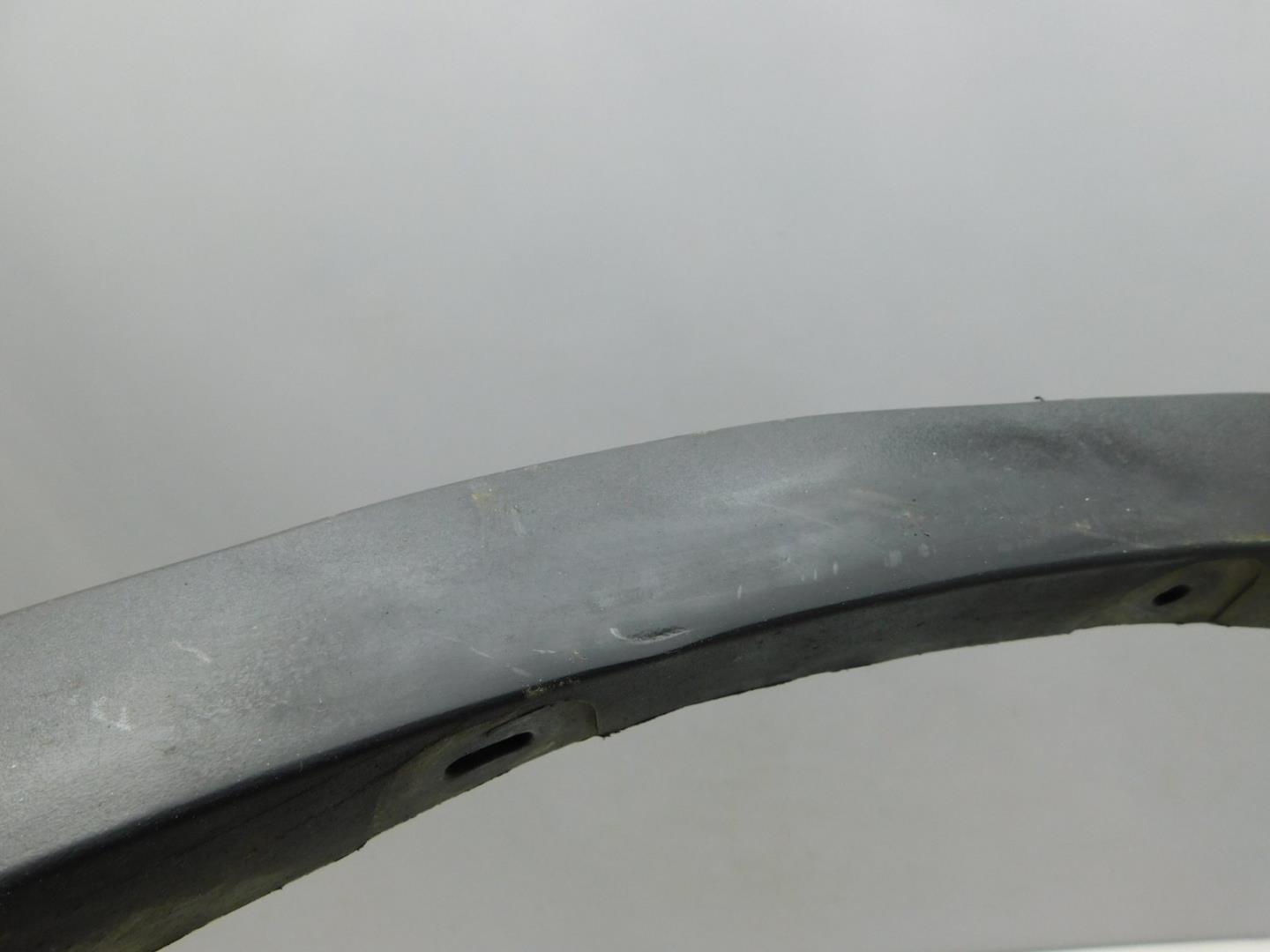 Накладка переднего крыла правого