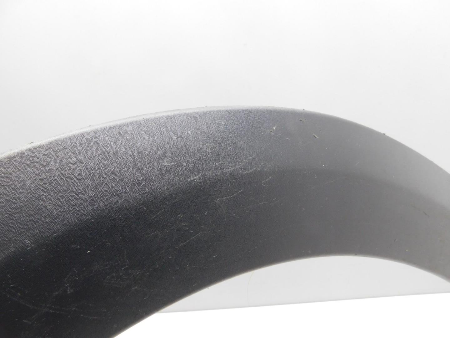 Накладка переднего крыла правого