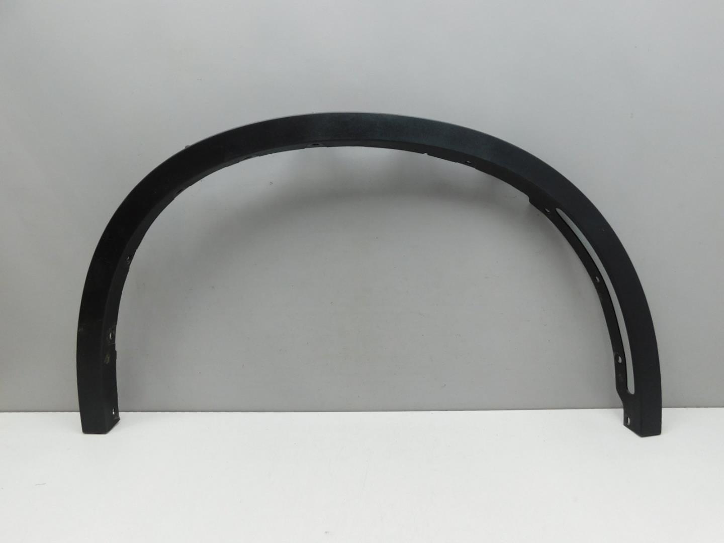 Накладка переднего крыла правого