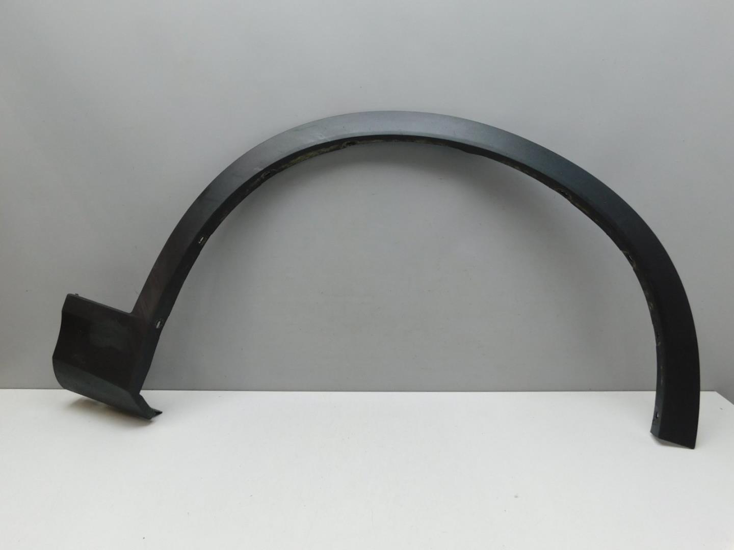 Накладка переднего крыла правого