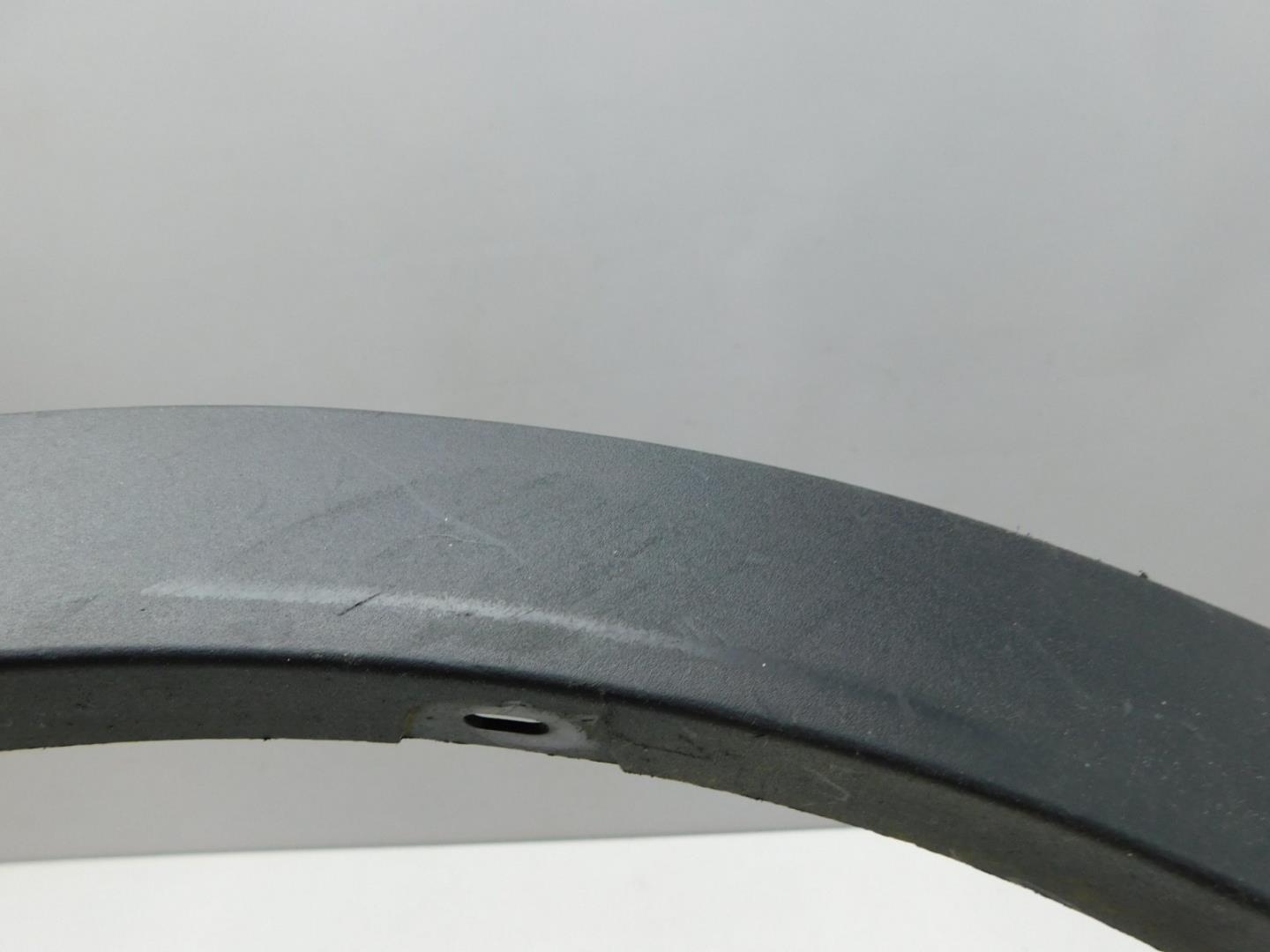 Накладка переднего крыла правого