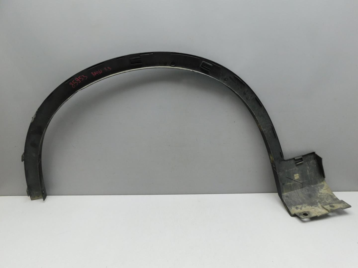 Накладка переднего крыла правого