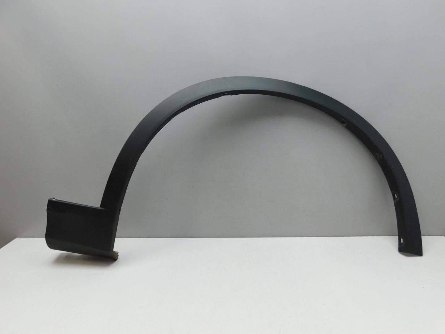 Накладка переднего крыла правого