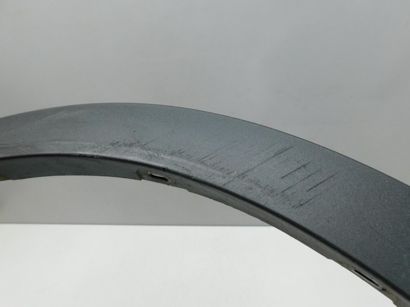 Накладка переднего крыла правого