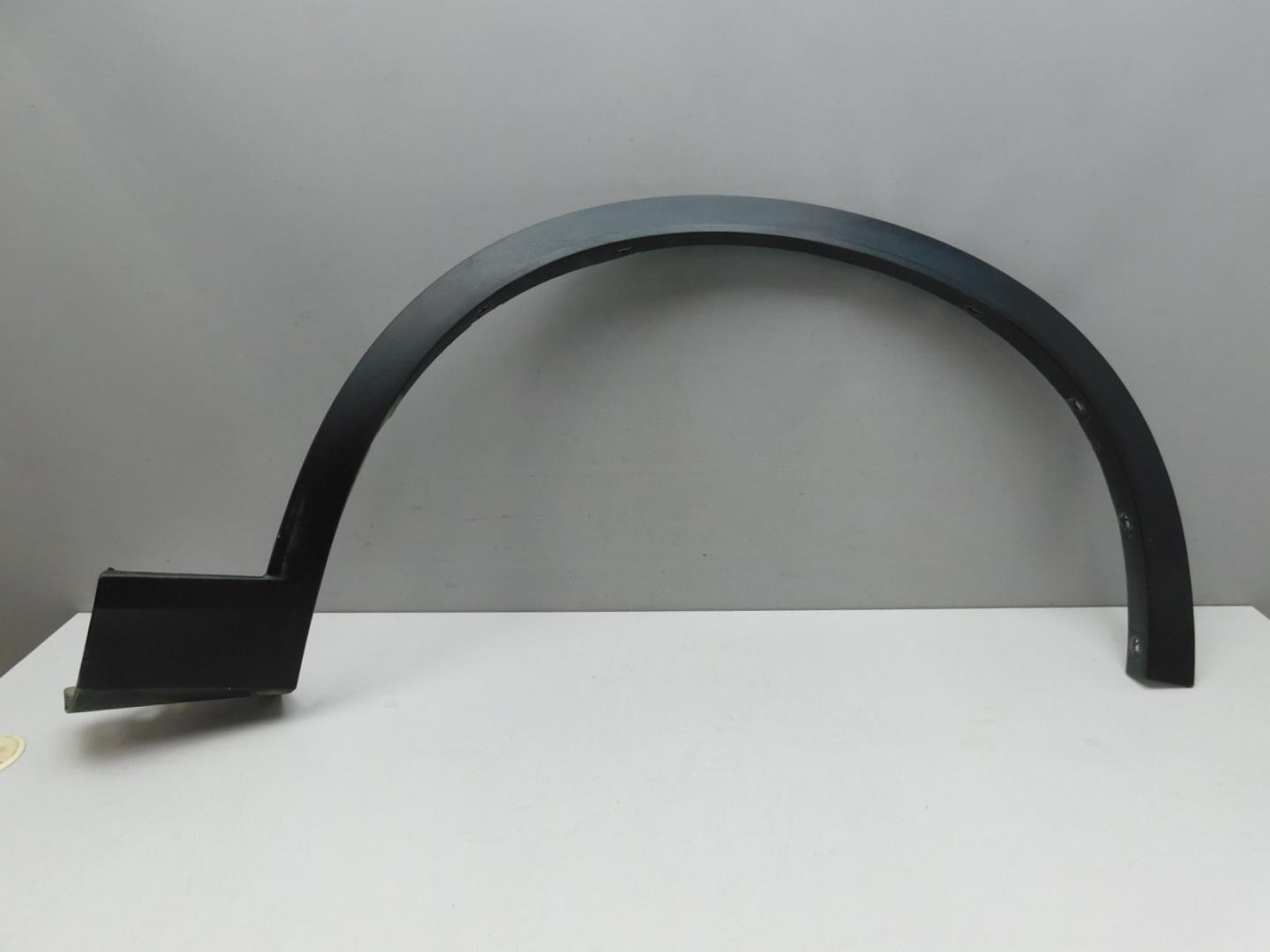 Накладка переднего крыла правого