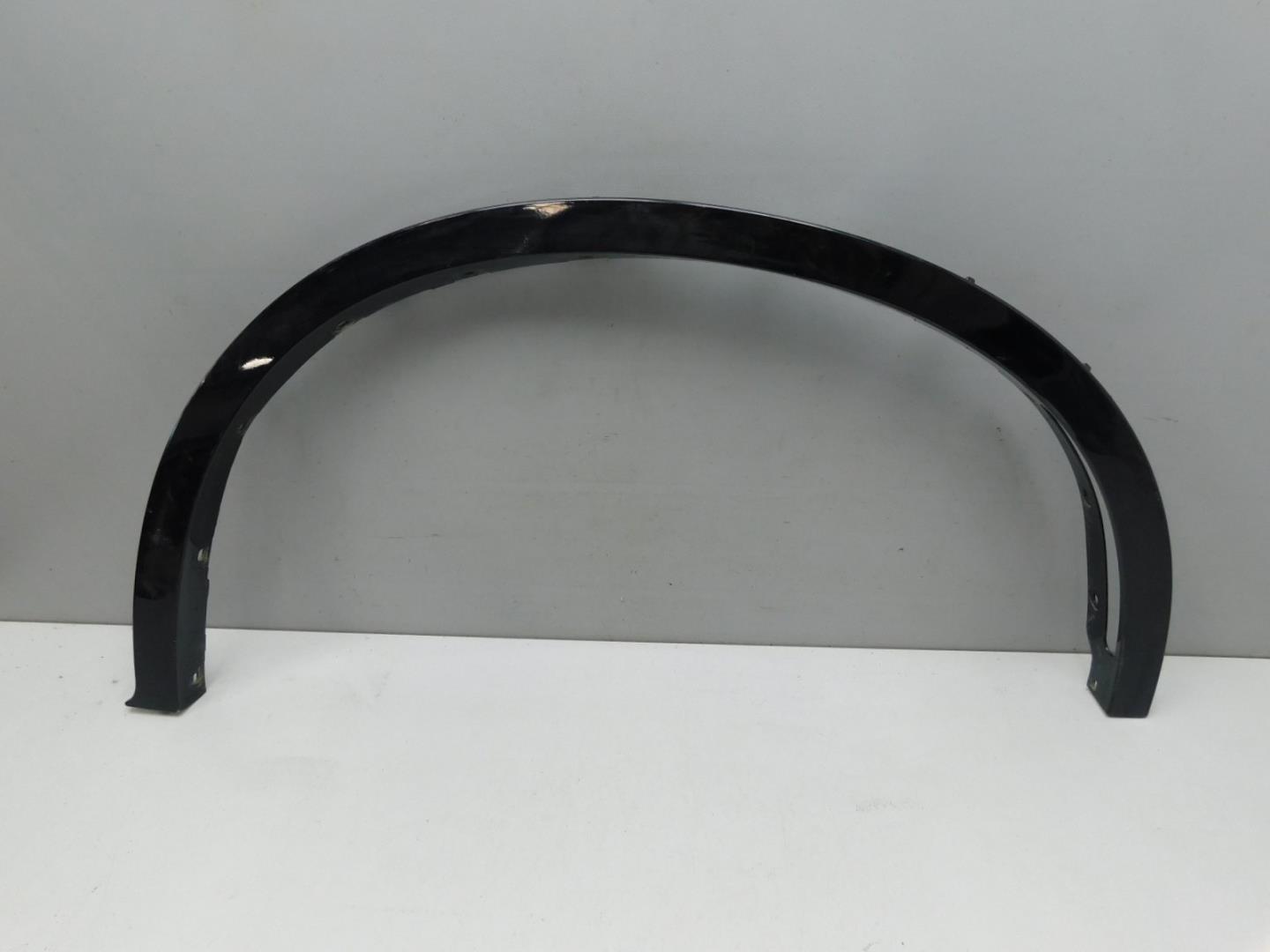 Накладка переднего крыла правого