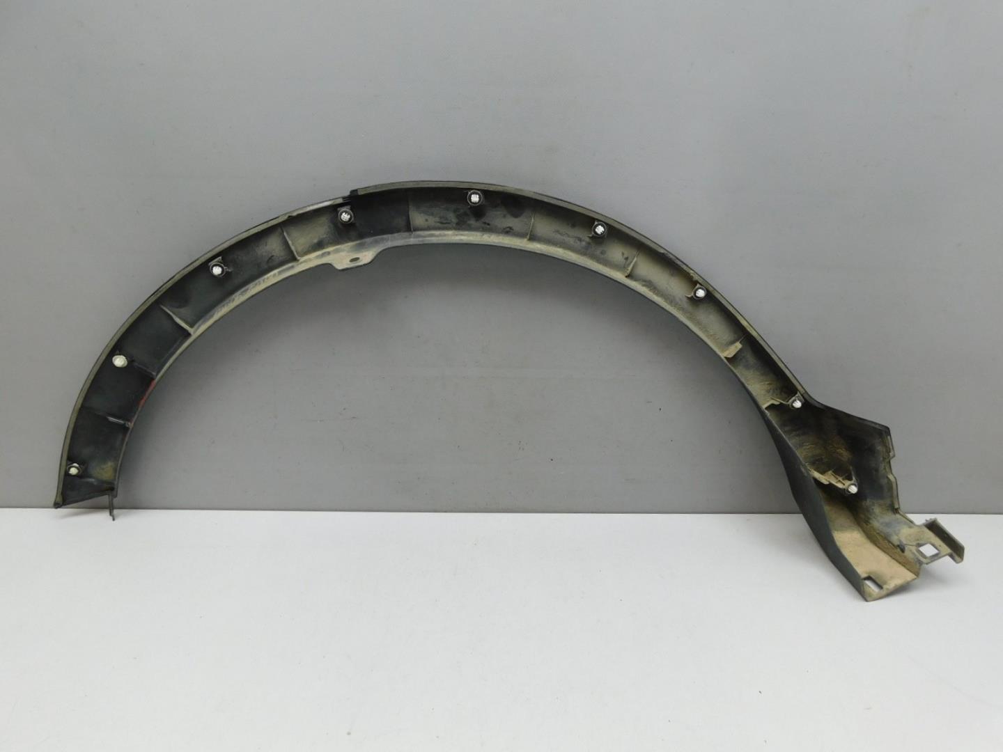 Накладка заднего крыла левого