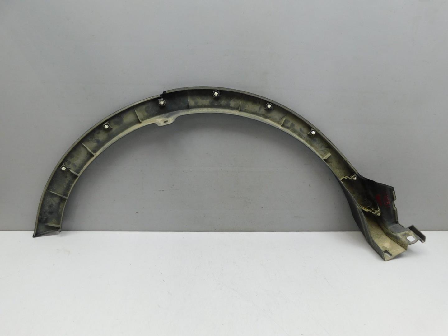 Накладка заднего крыла левого