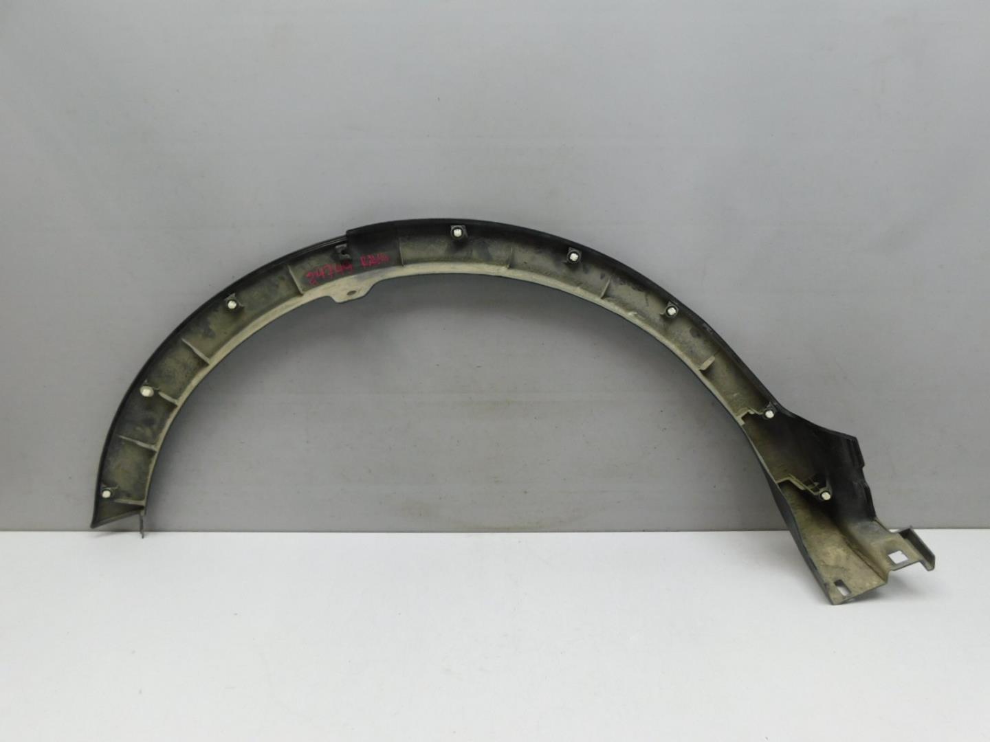 Накладка заднего крыла левого