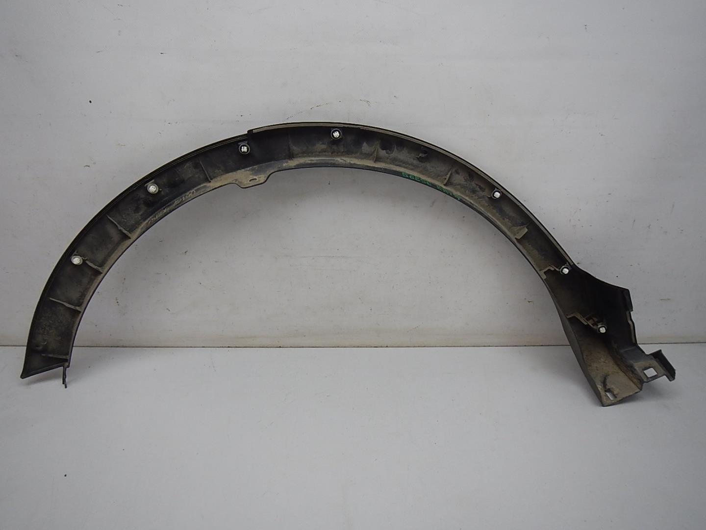 Накладка заднего крыла левого