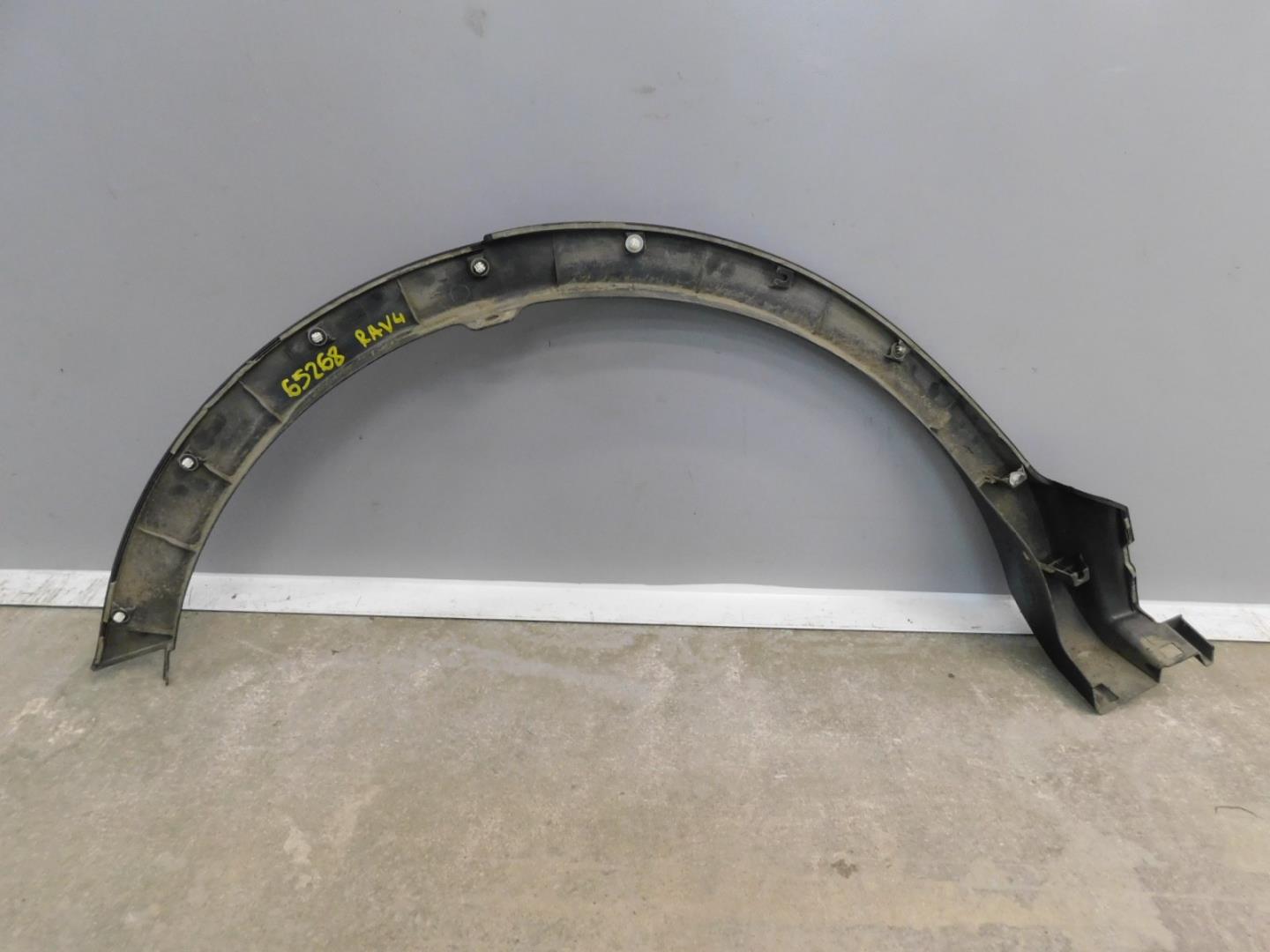 Накладка заднего крыла левого