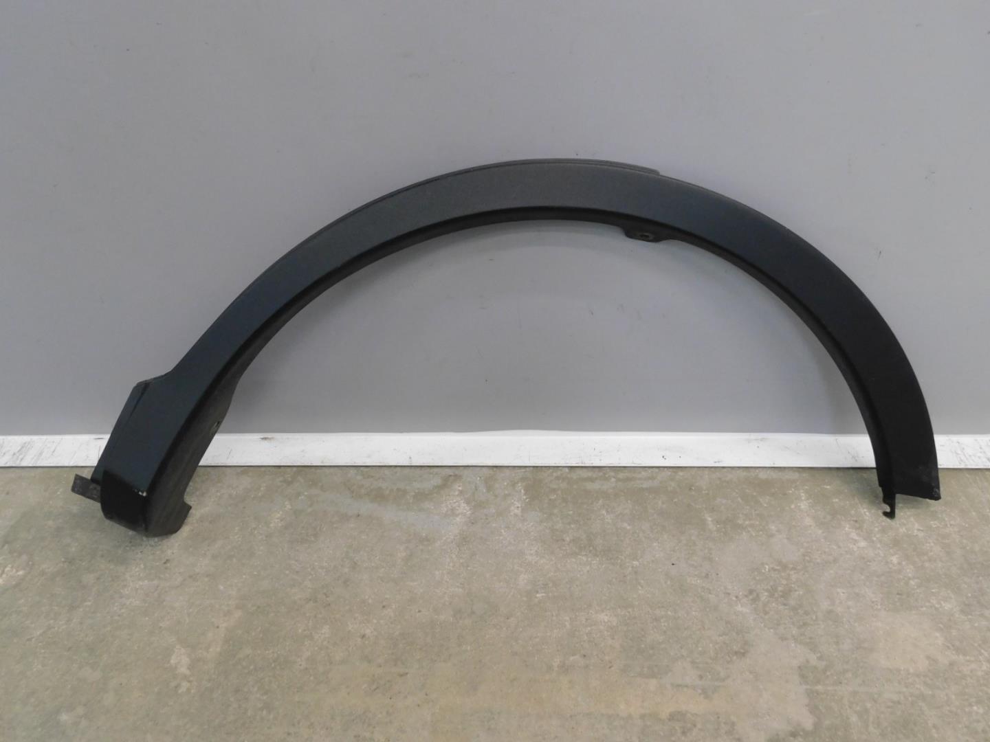 Накладка заднего крыла левого