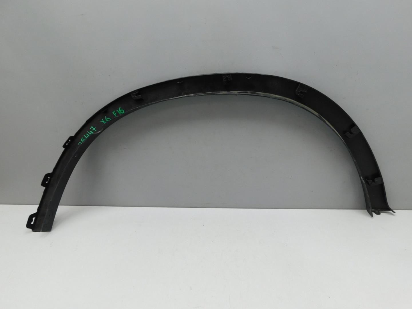 Накладка заднего крыла левого