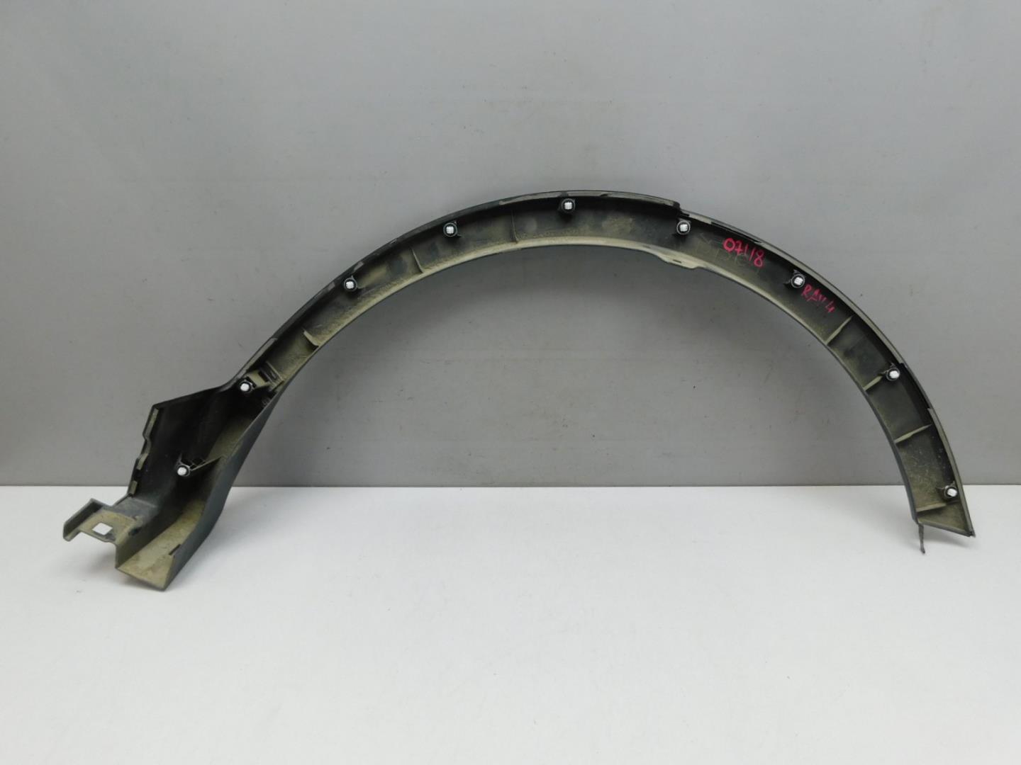 Накладка заднего крыла правого