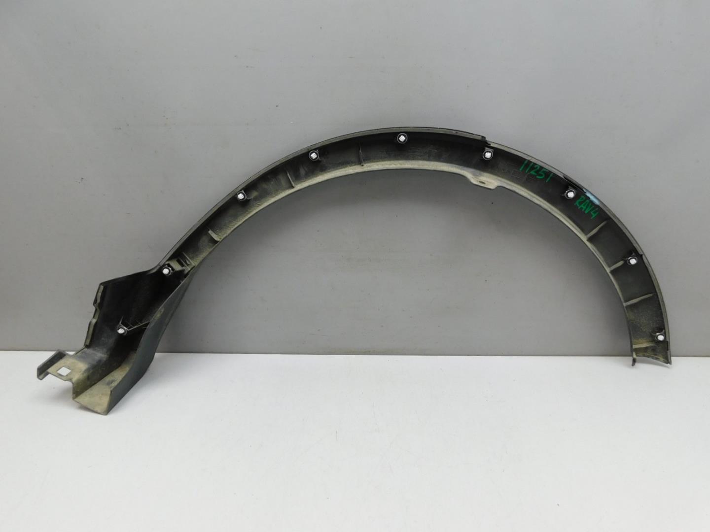 Накладка заднего крыла правого