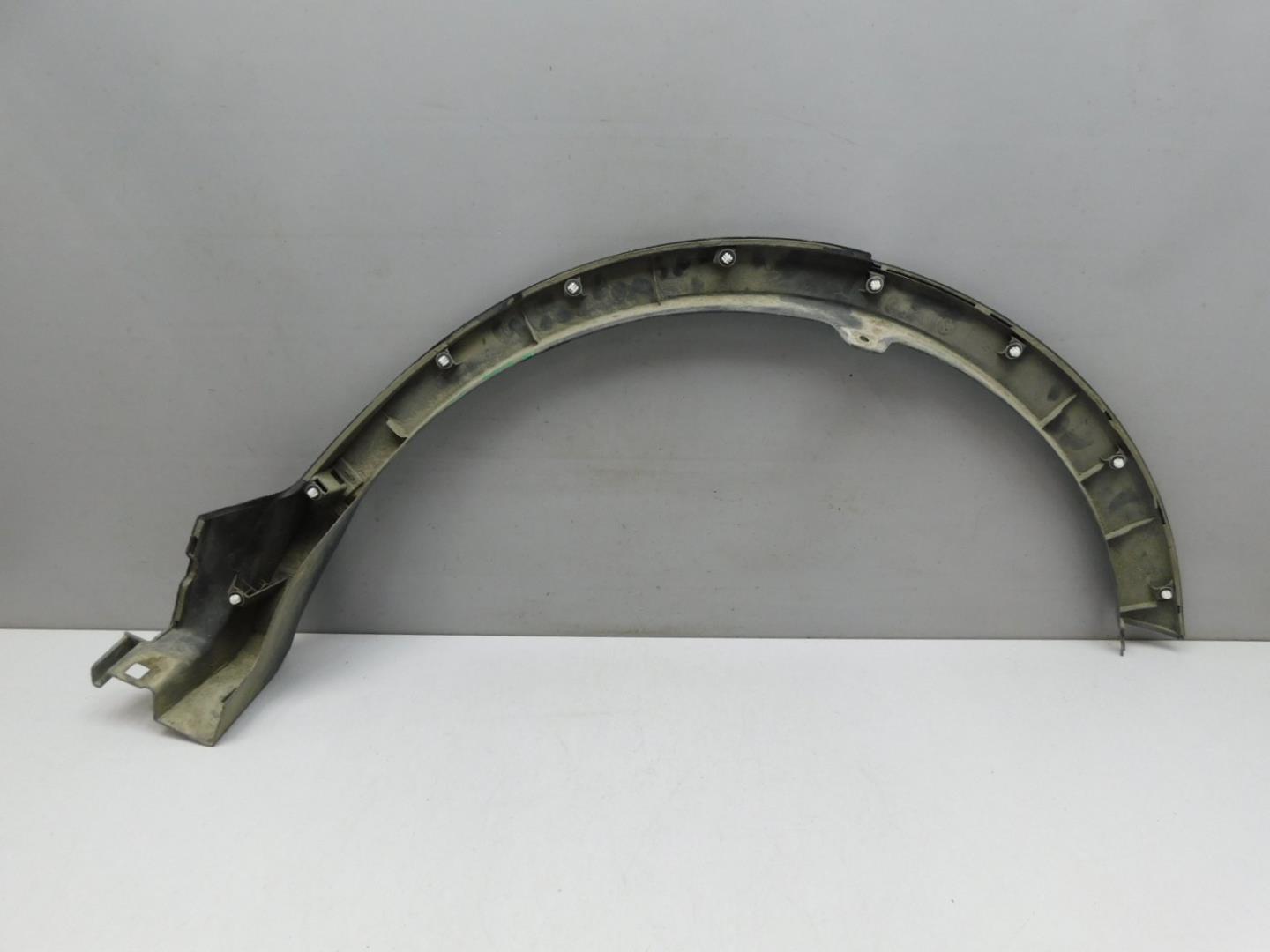 Накладка заднего крыла правого