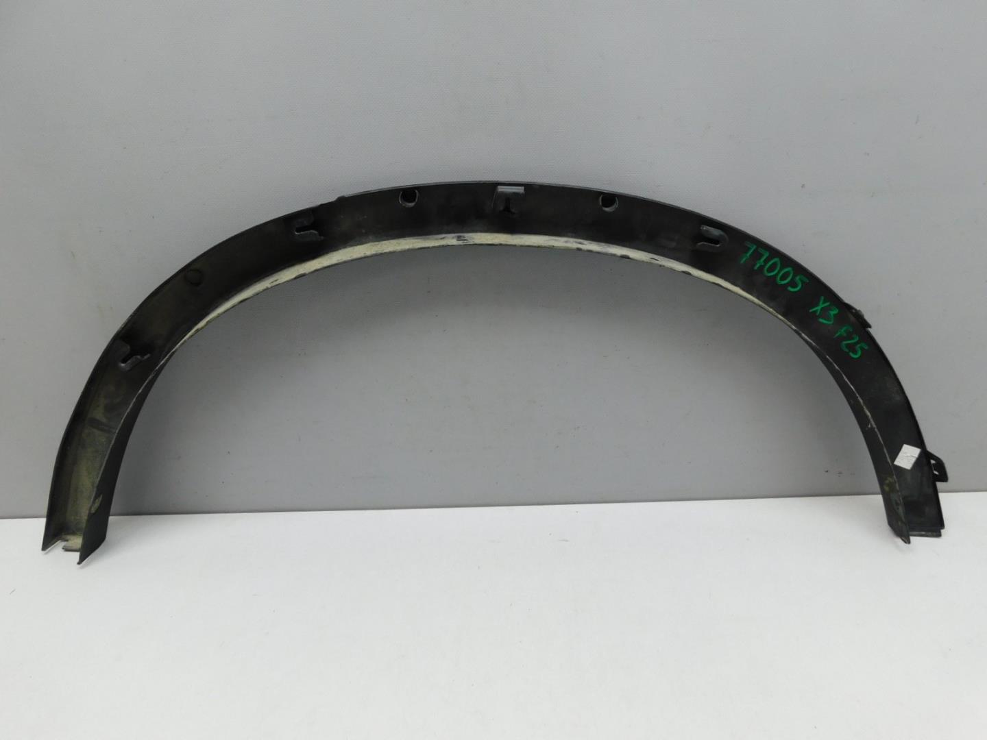 Накладка заднего крыла правого