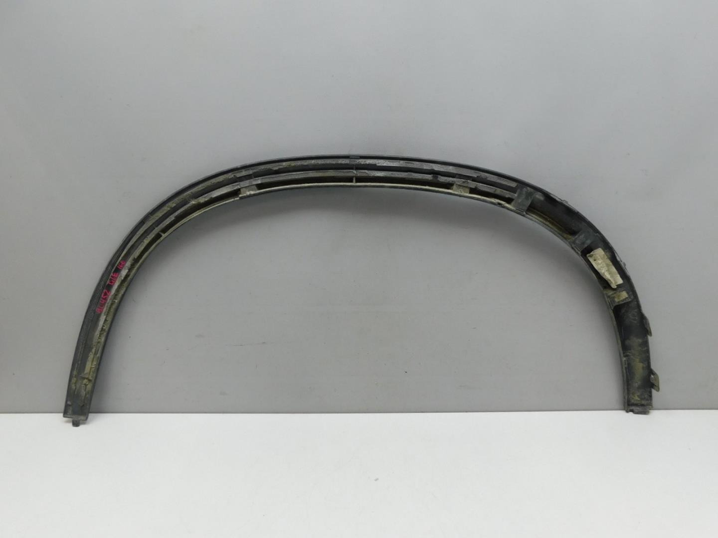 Накладка заднего крыла правого