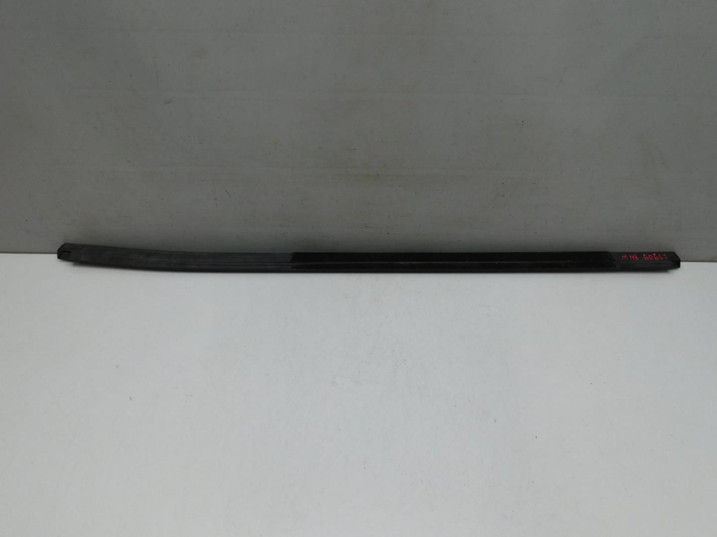 Накладка двери задней левой