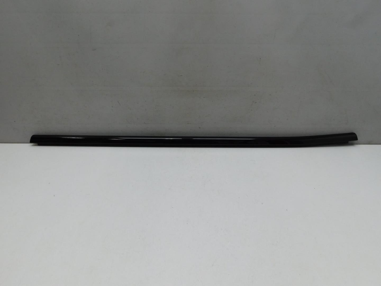 Накладка двери задней левой