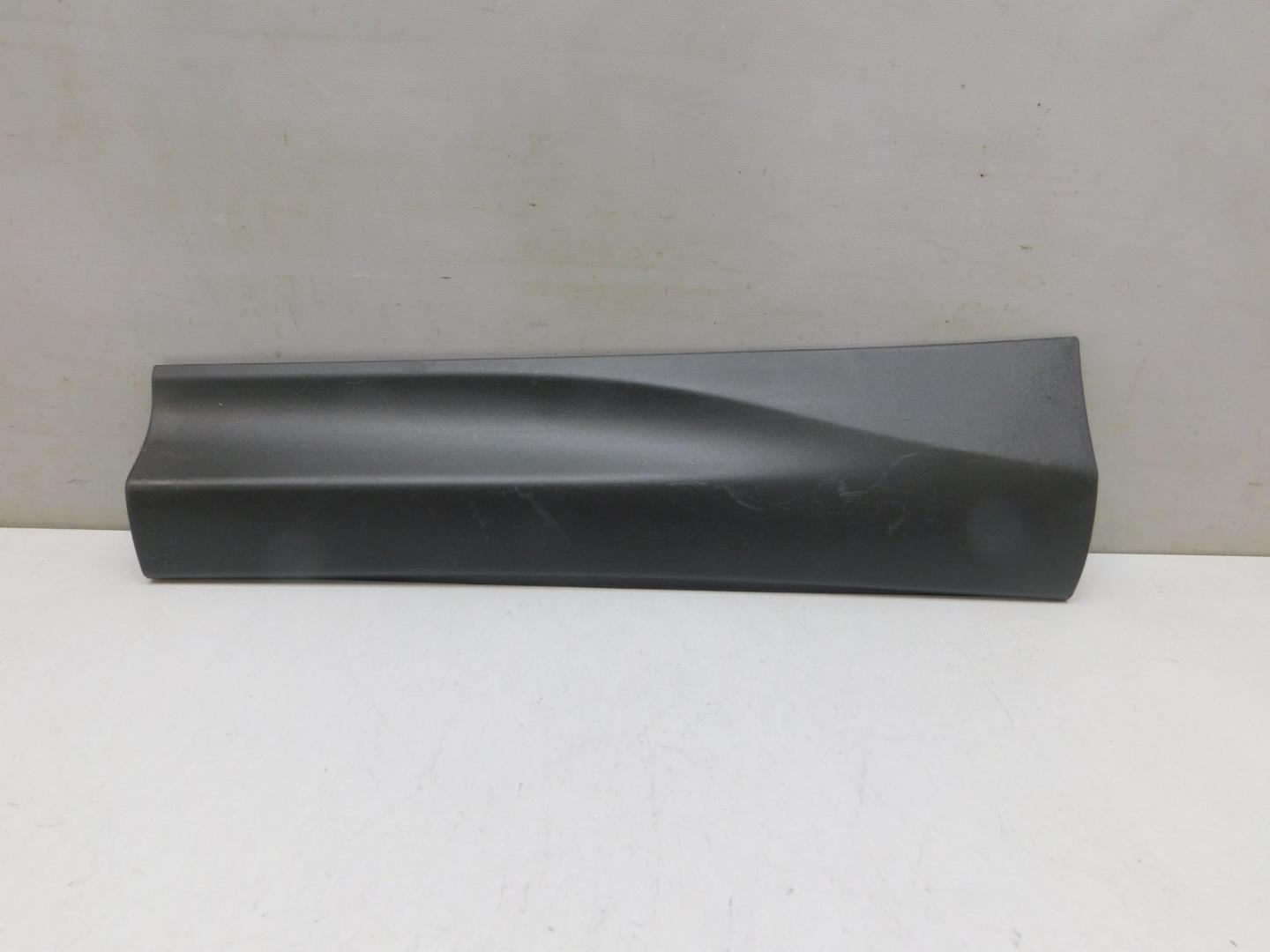 Накладка двери задней левой