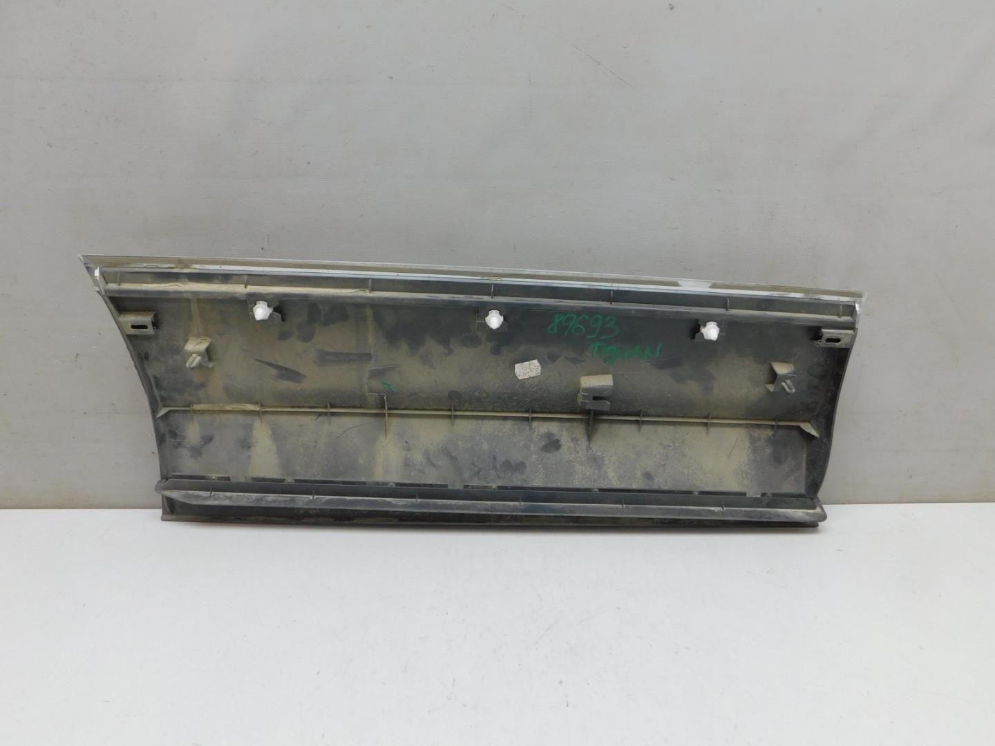 Накладка двери задней левой