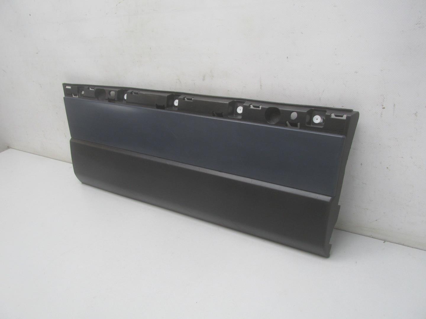 Накладка двери задней правой