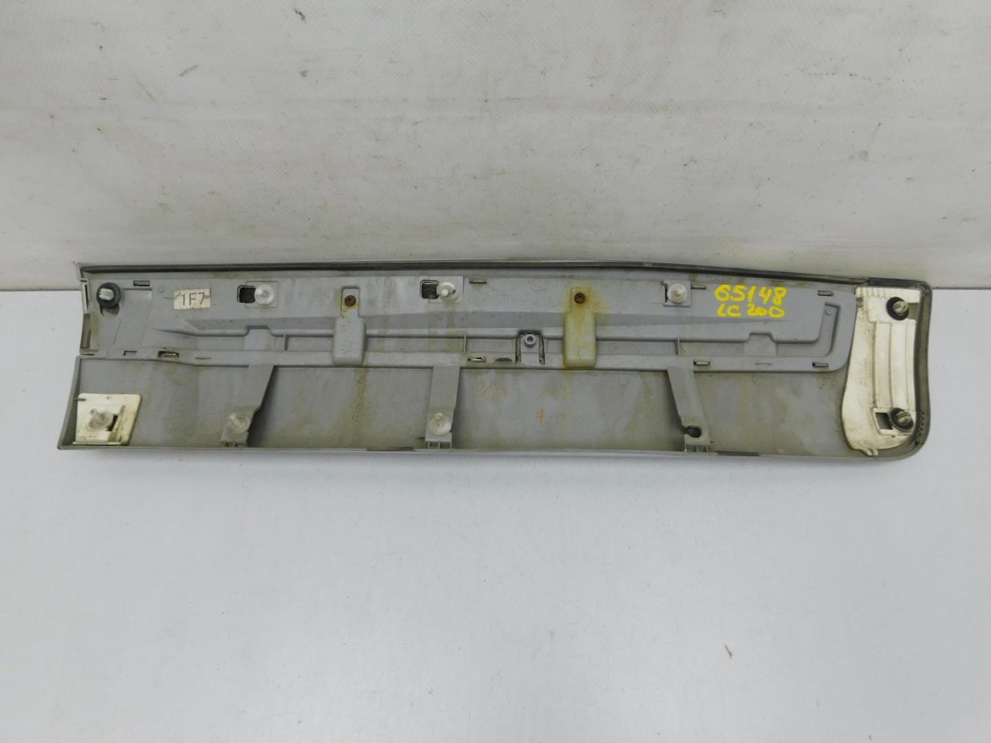 Накладка двери задней правой