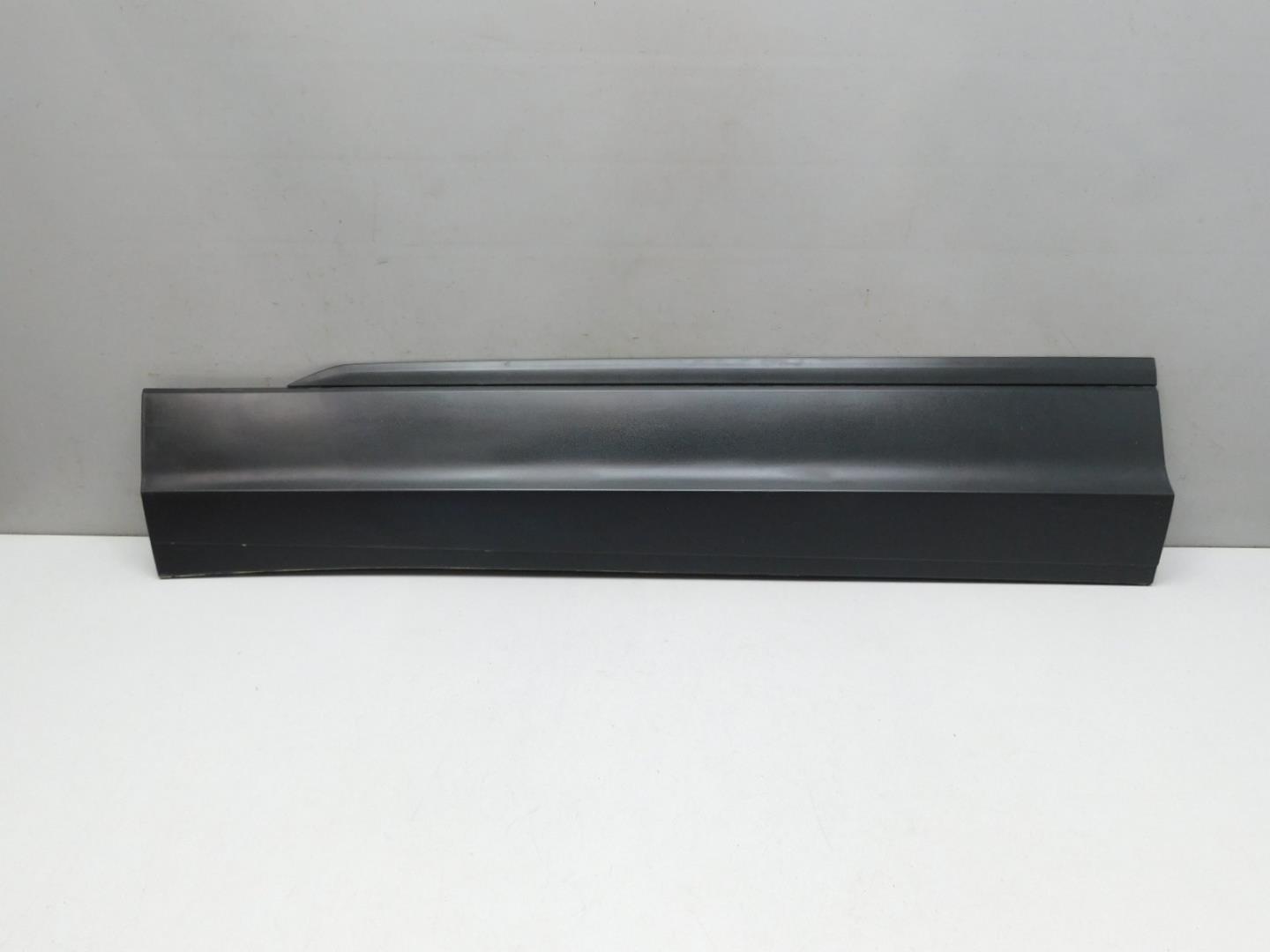 Накладка двери передней левой