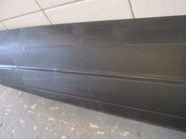 Накладка двери передней правой