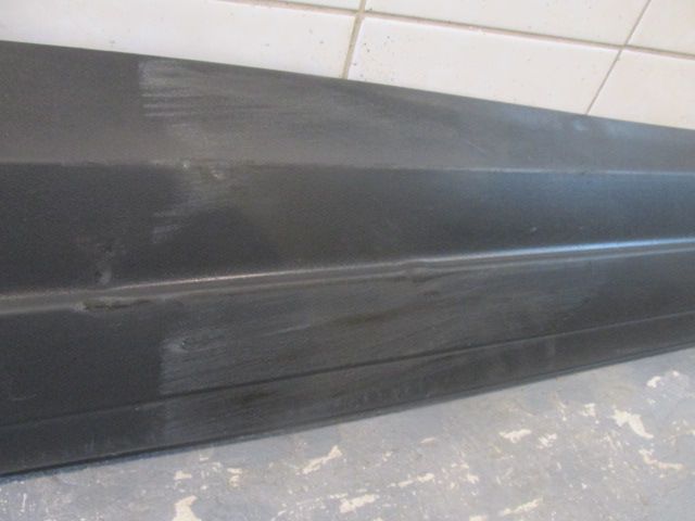 Накладка двери передней правой