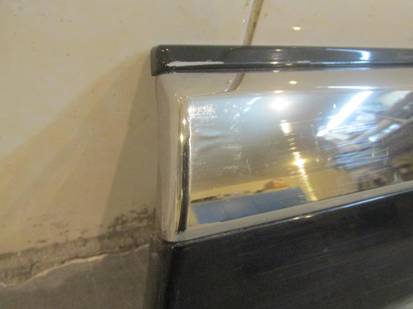 Накладка двери передней правой