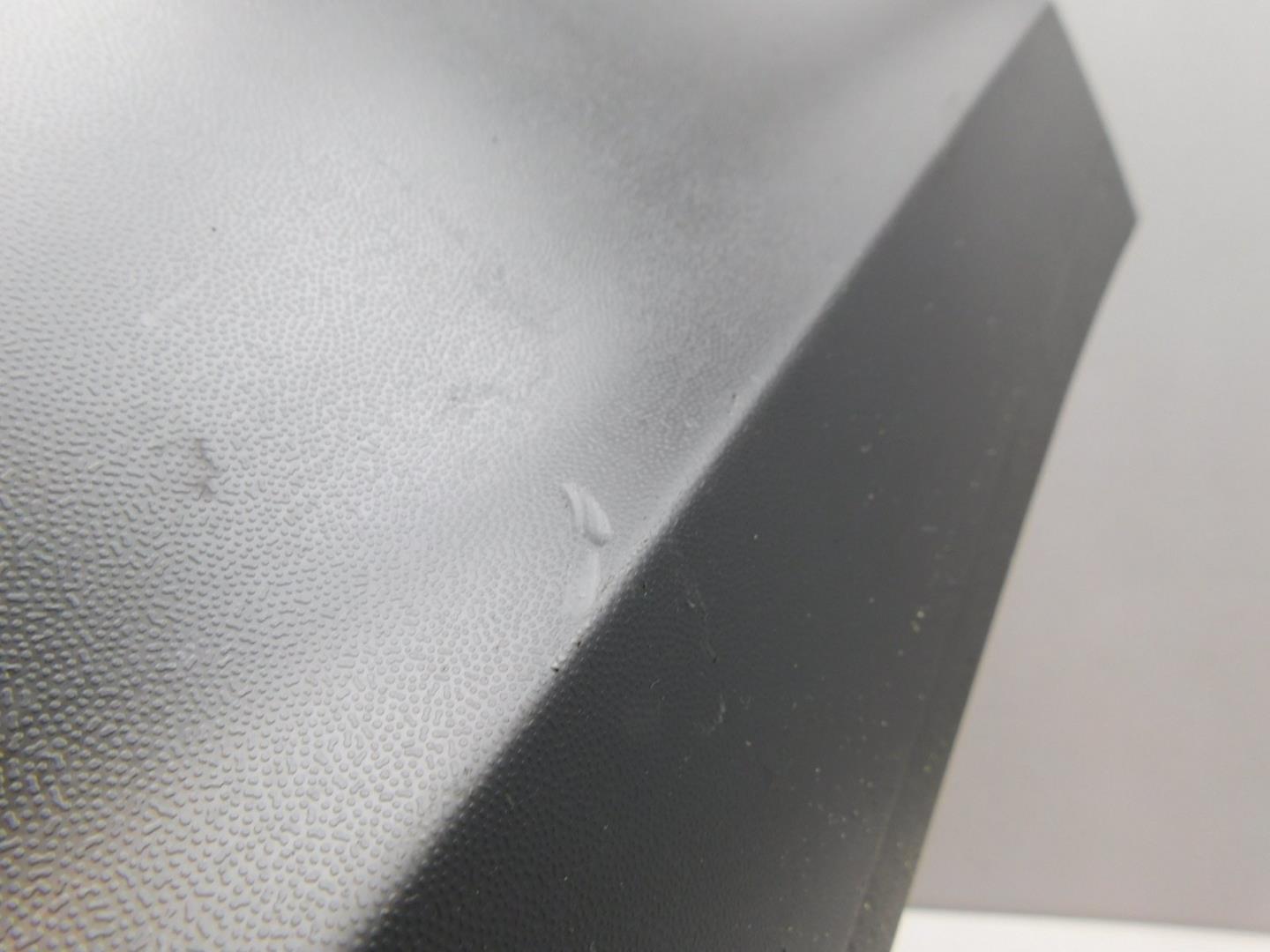 Накладка двери передней правой