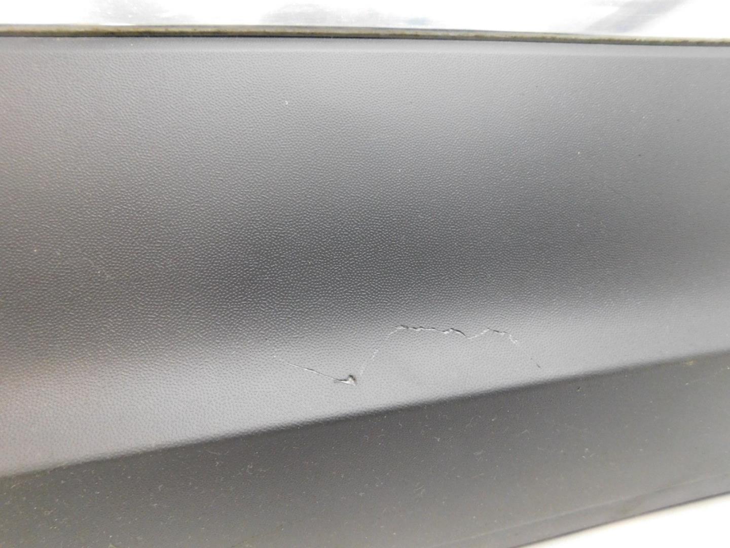 Накладка двери передней правой