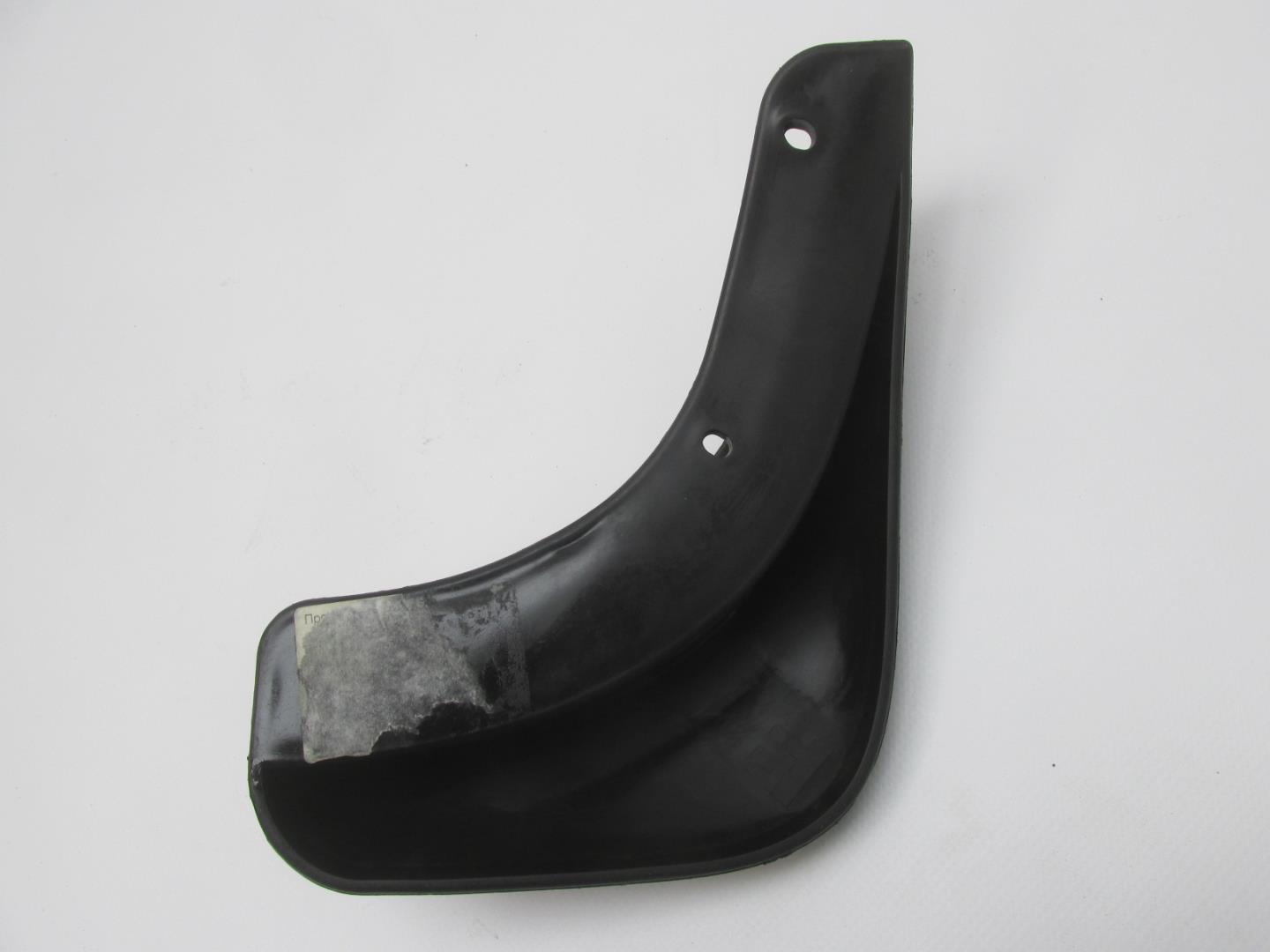 Брызговик задний левый