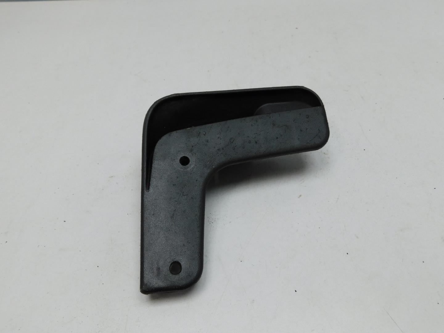 Брызговик задний левый