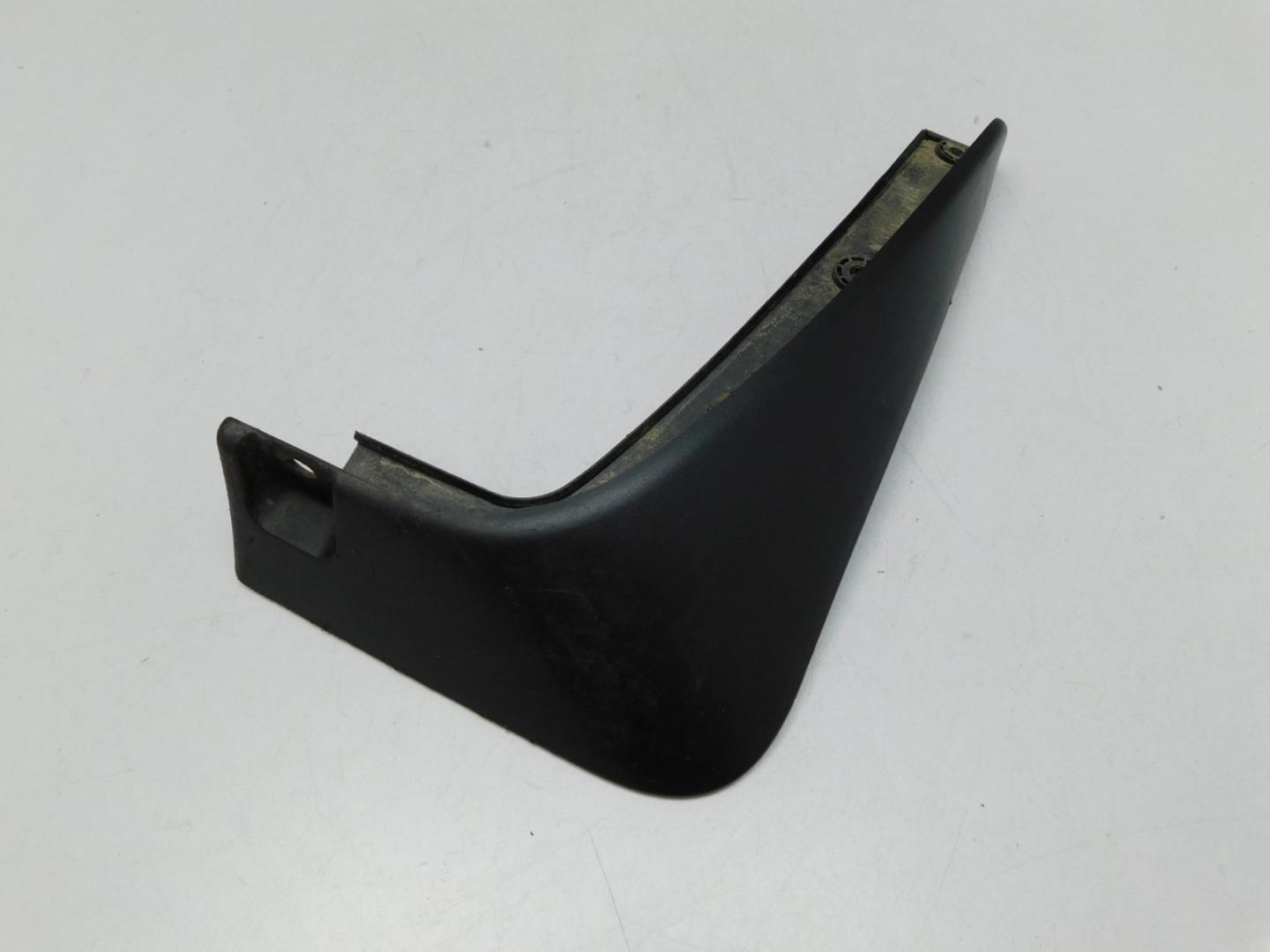 Брызговик задний правый