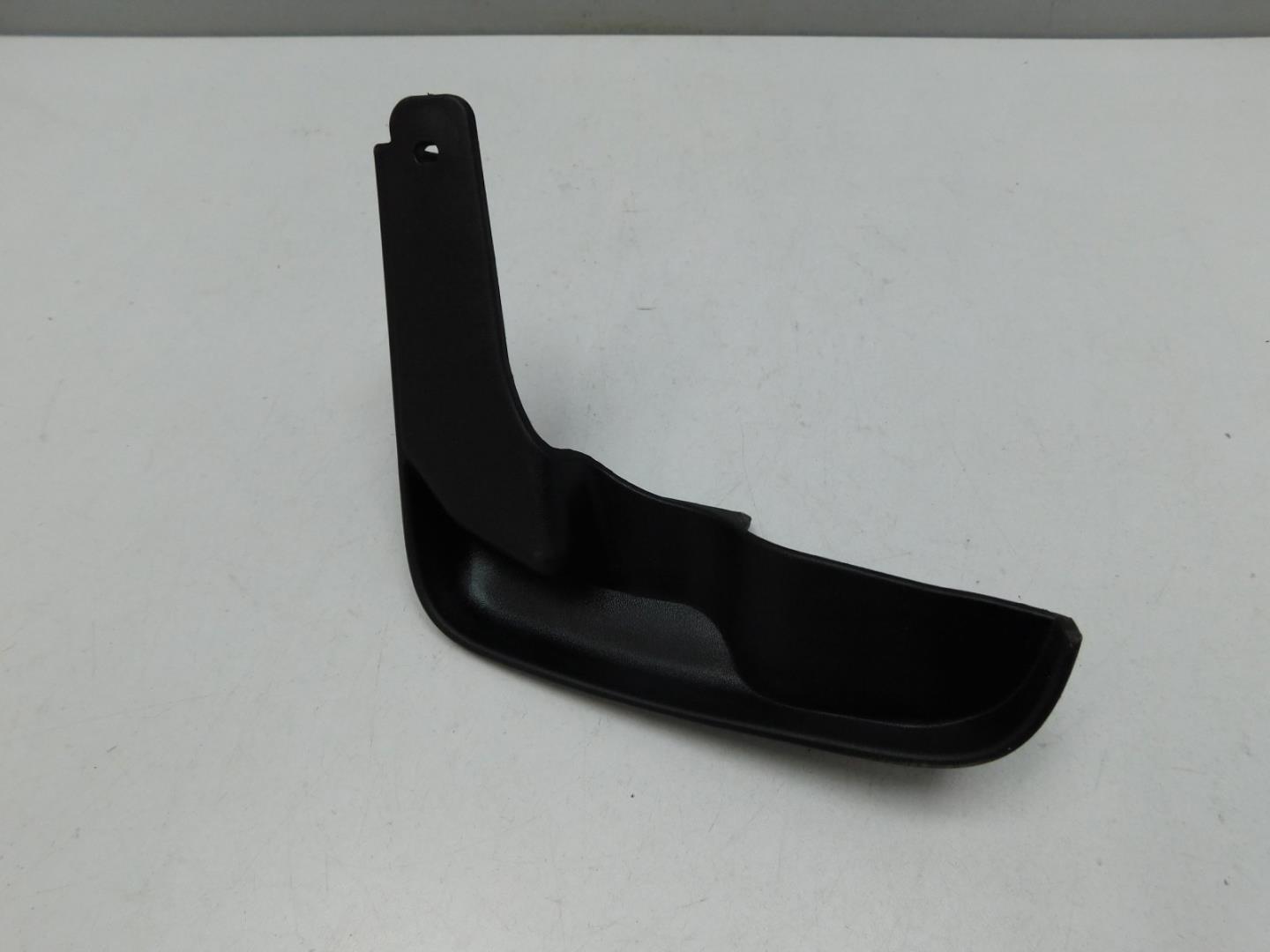 Брызговик передний левый